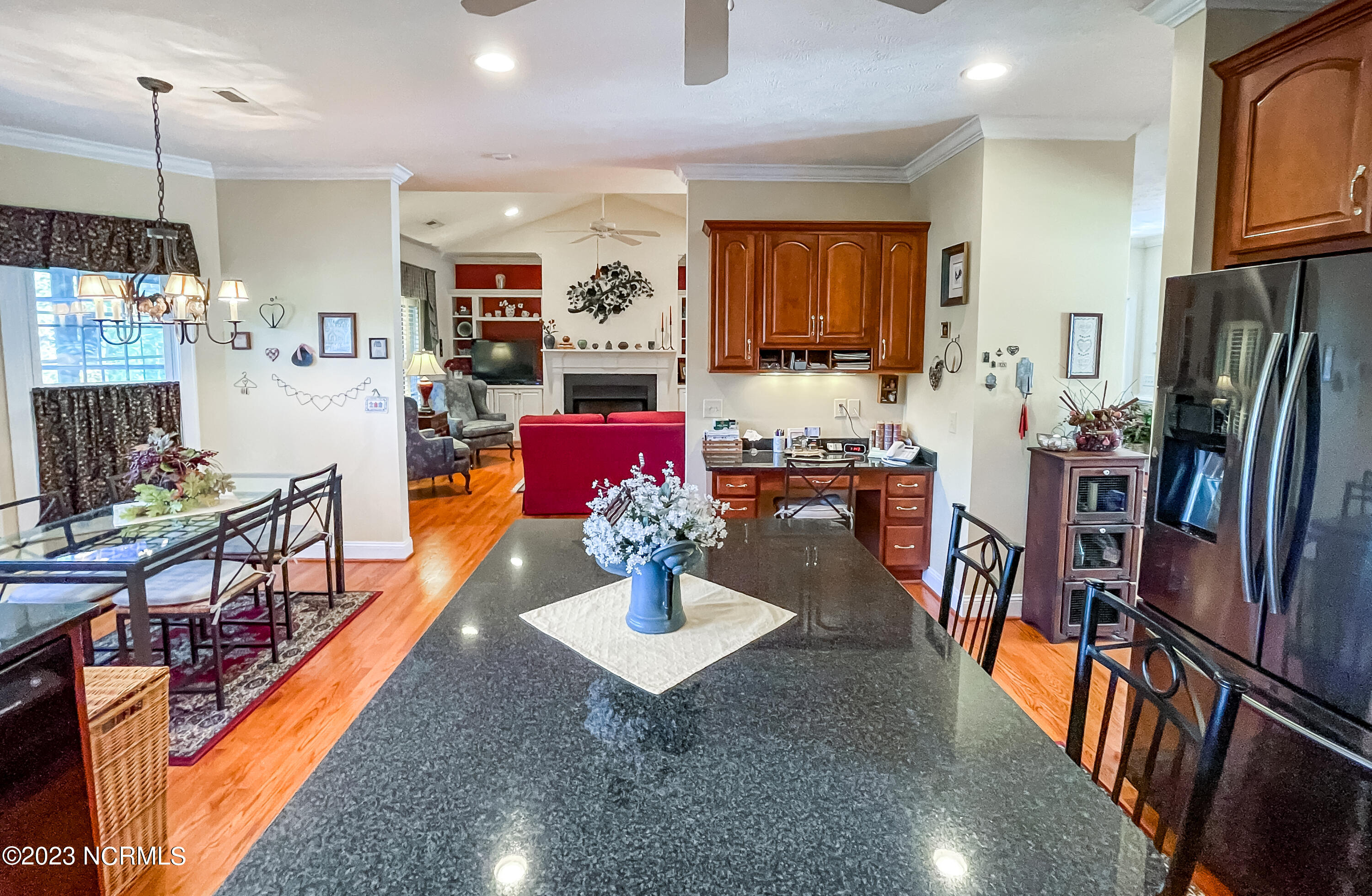 115 Lake Forest Drive SW