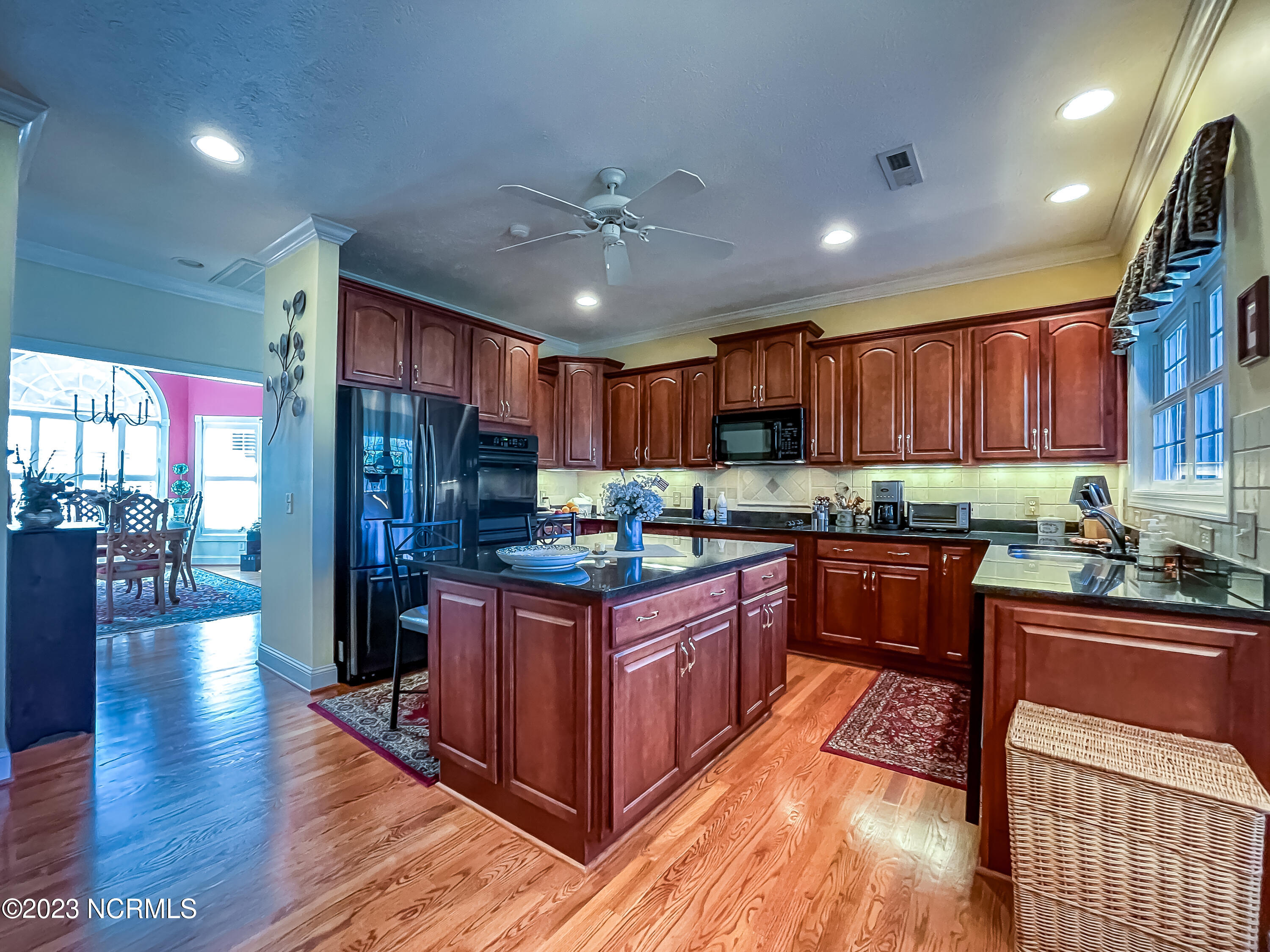 115 Lake Forest Drive SW