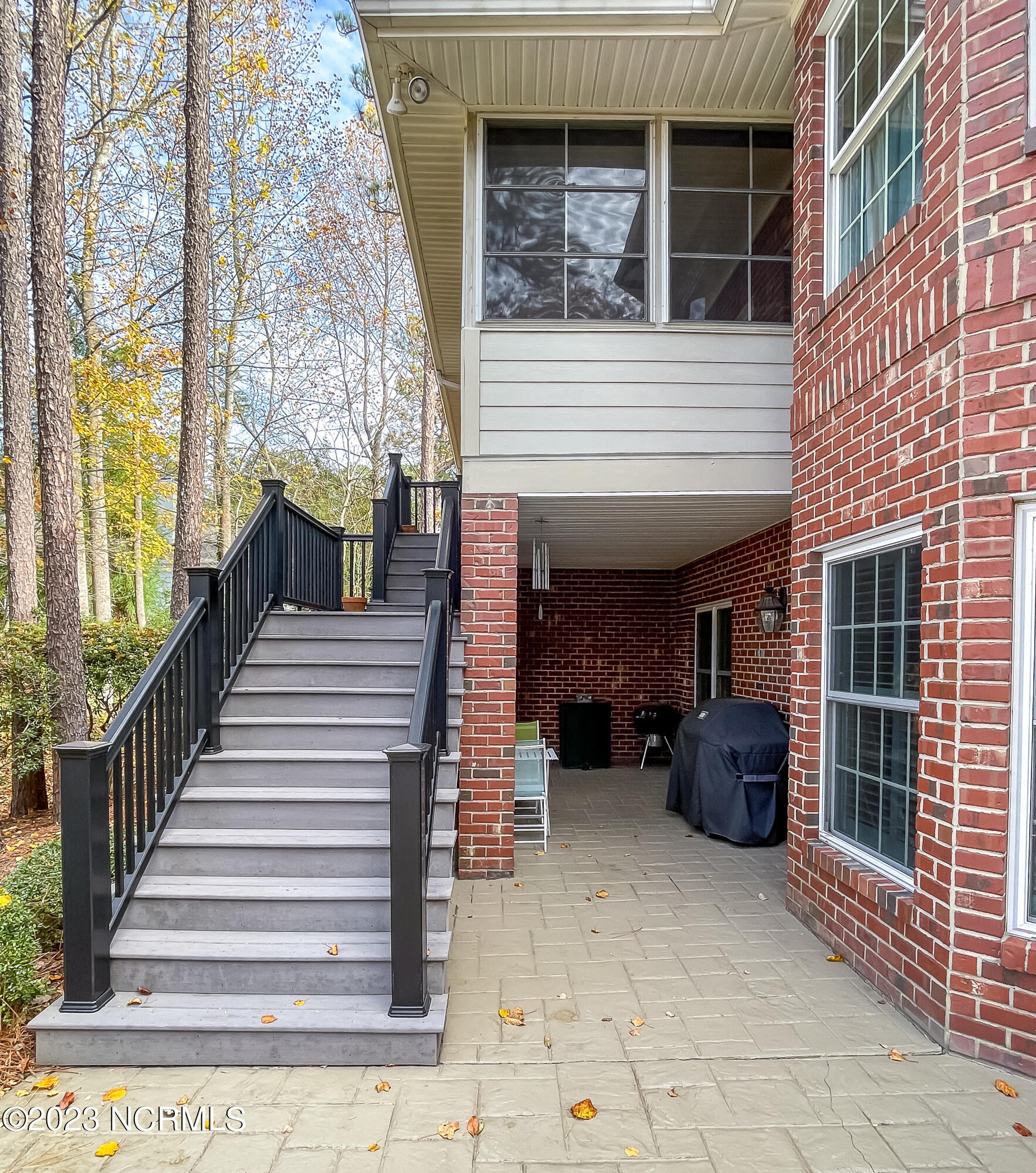 115 Lake Forest Drive SW