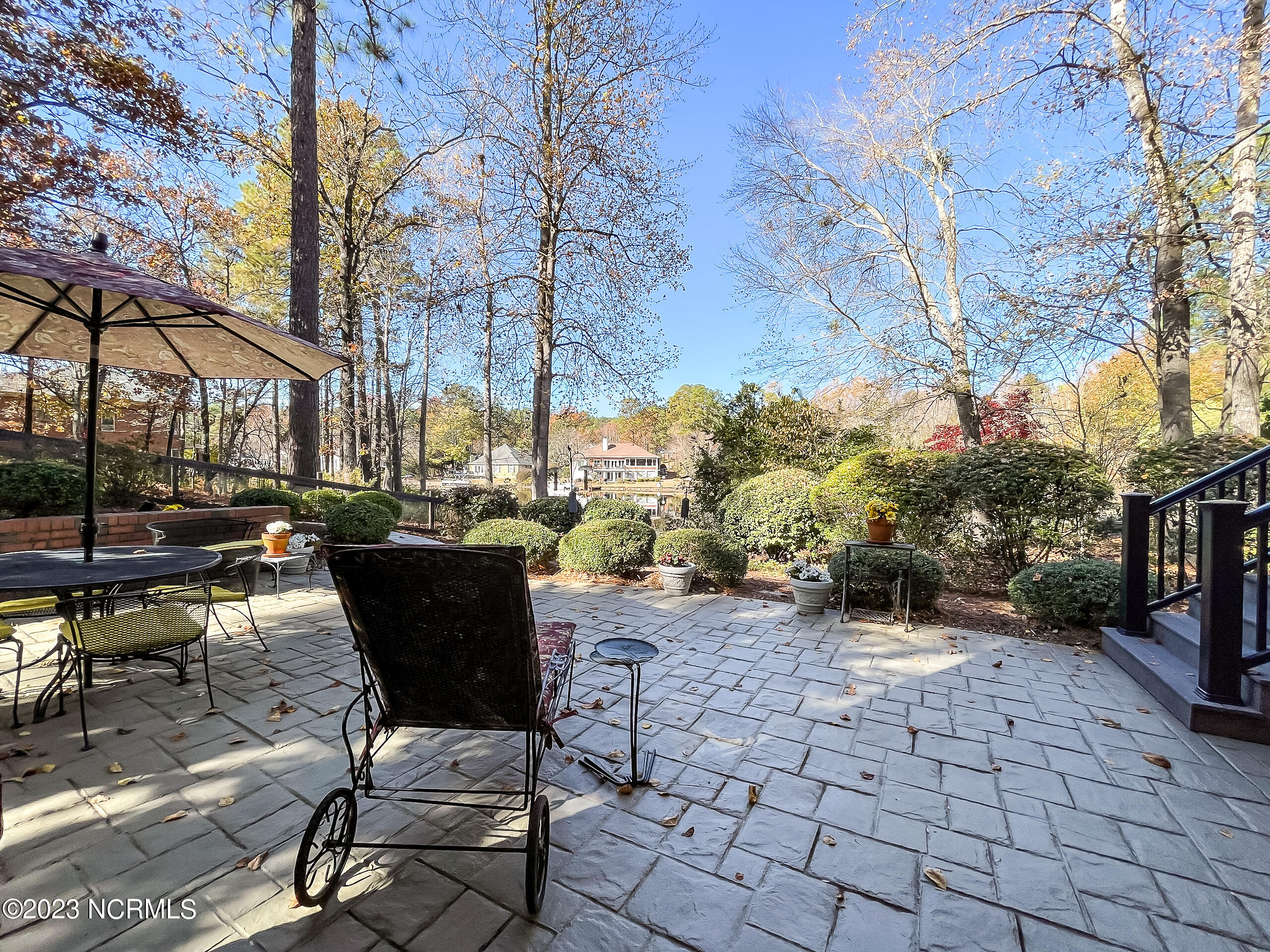 115 Lake Forest Drive SW