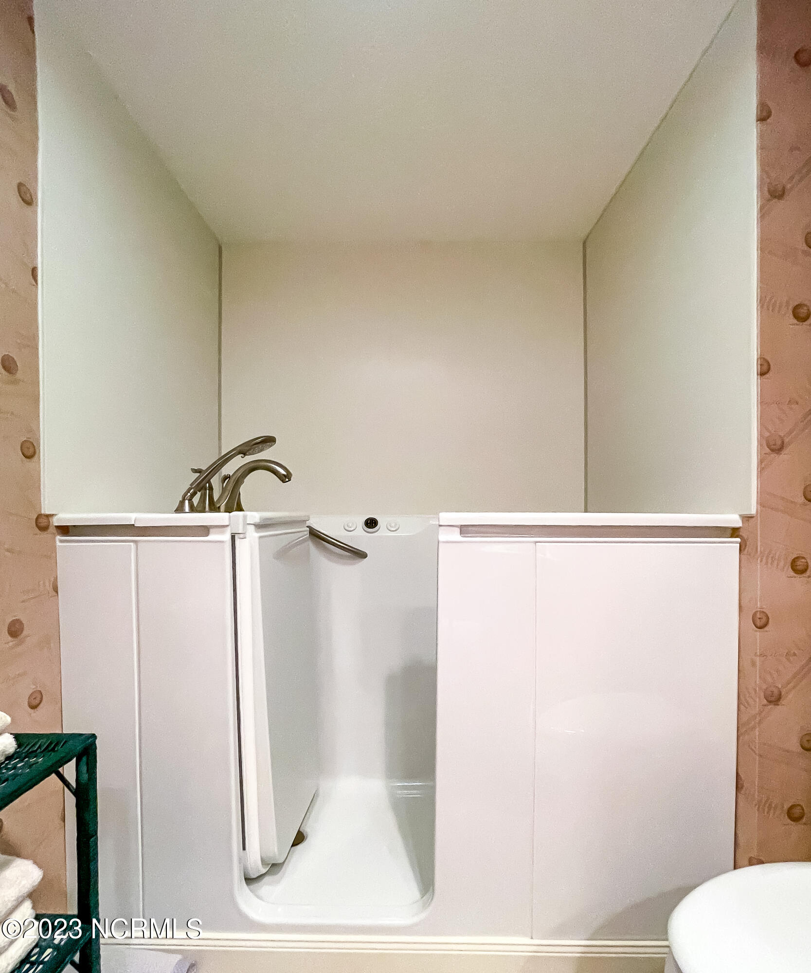 115 Lake Forest Drive SW