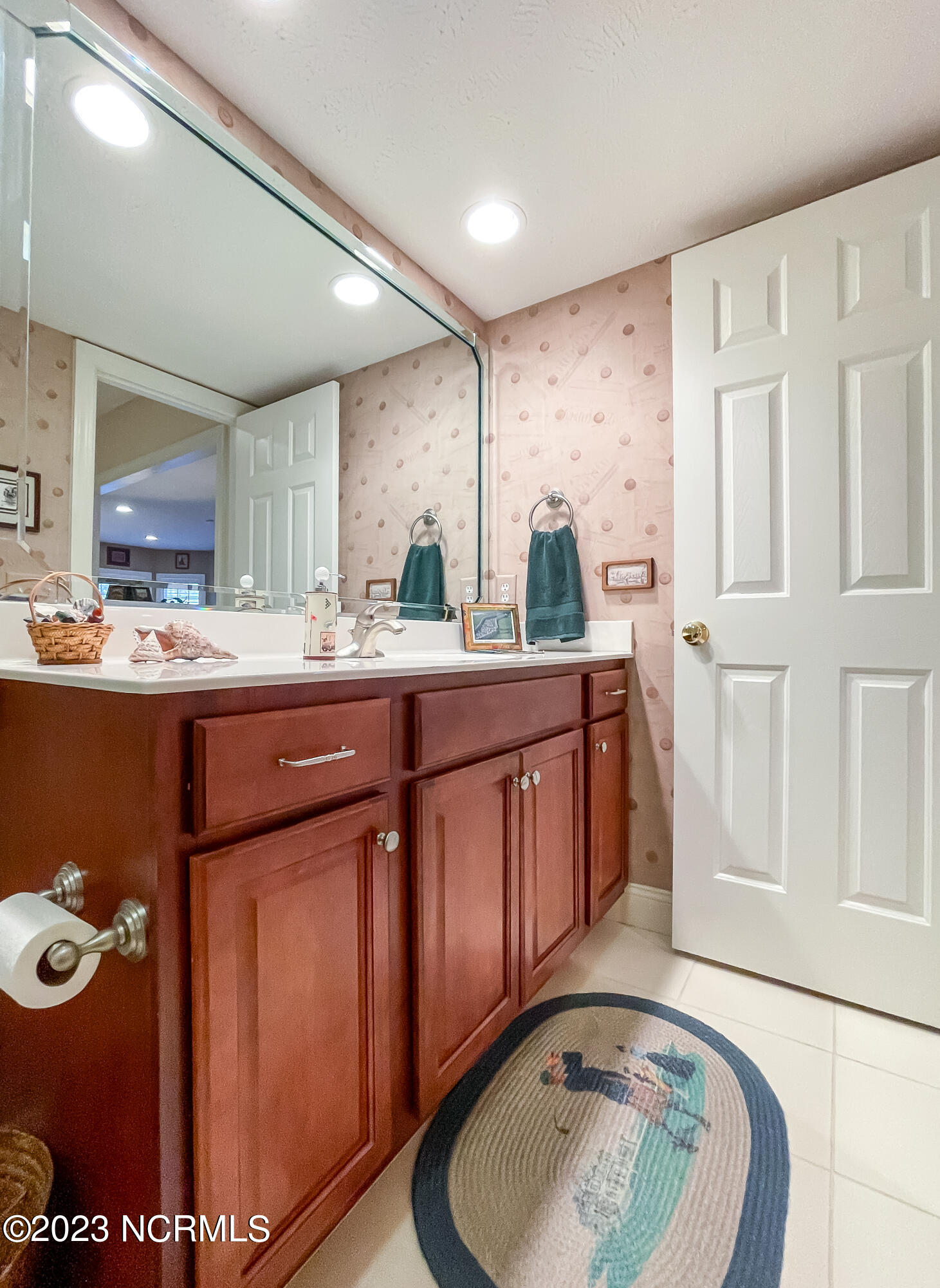 115 Lake Forest Drive SW