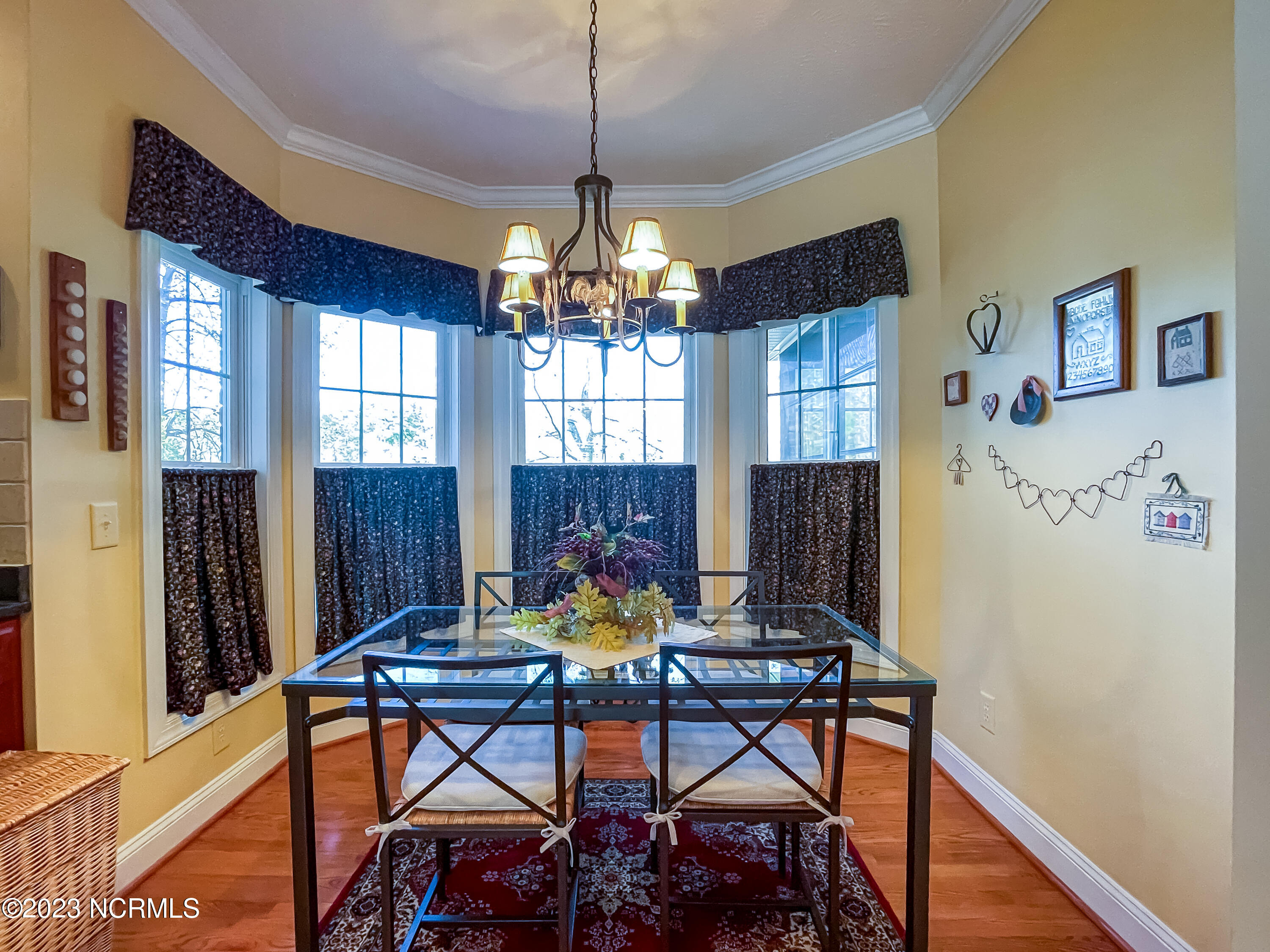 115 Lake Forest Drive SW