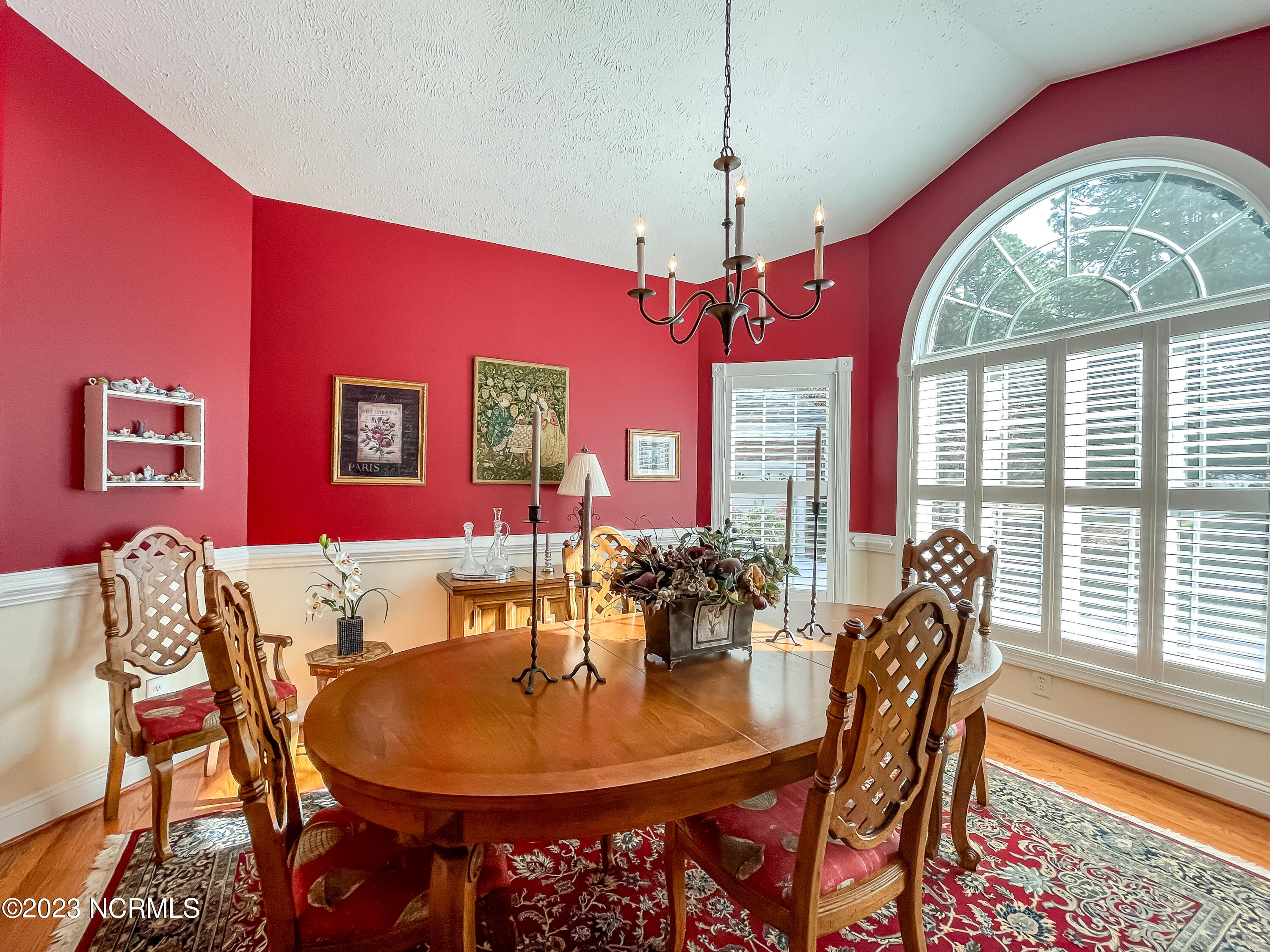 115 Lake Forest Drive SW