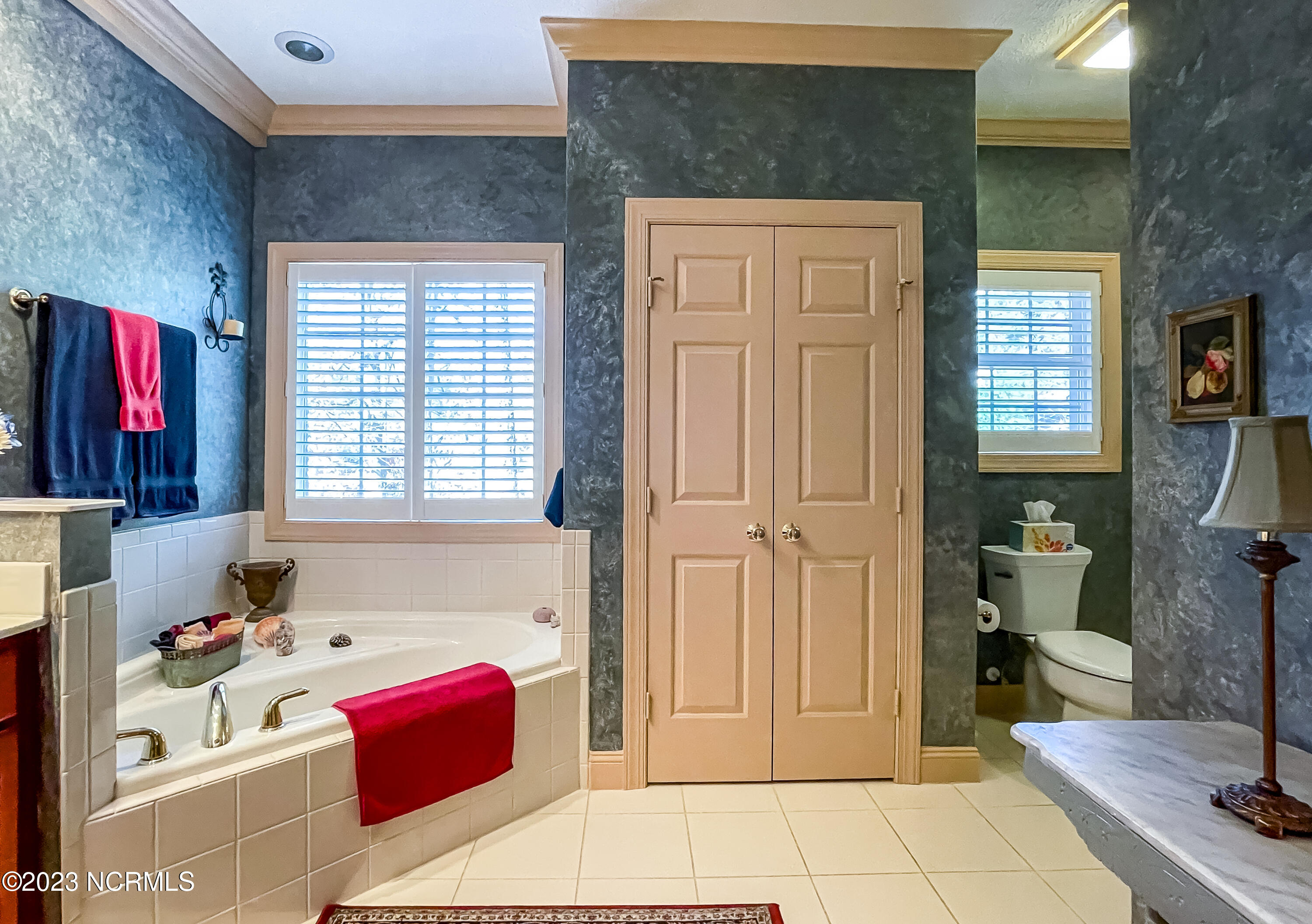 115 Lake Forest Drive SW