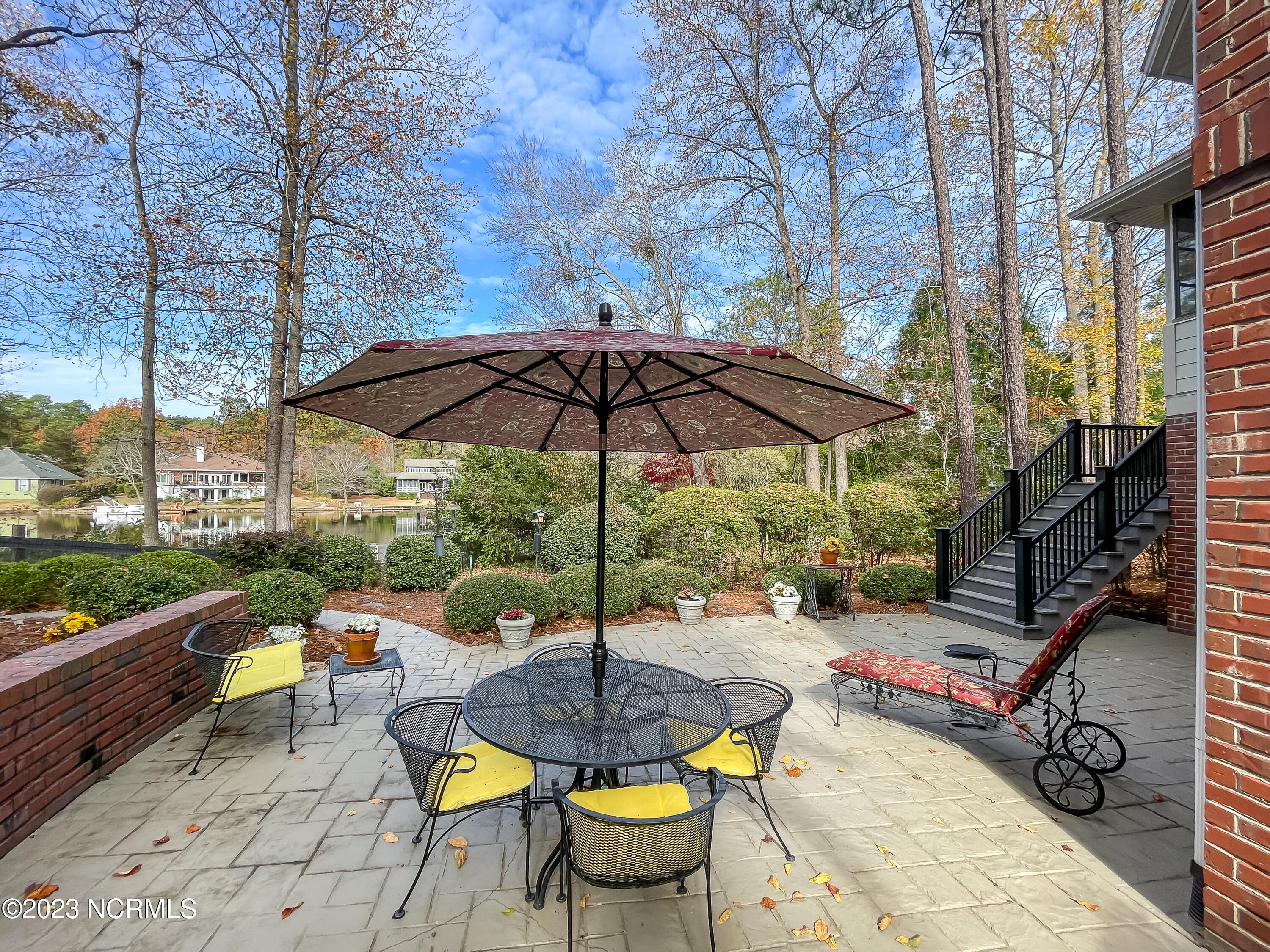 115 Lake Forest Drive SW