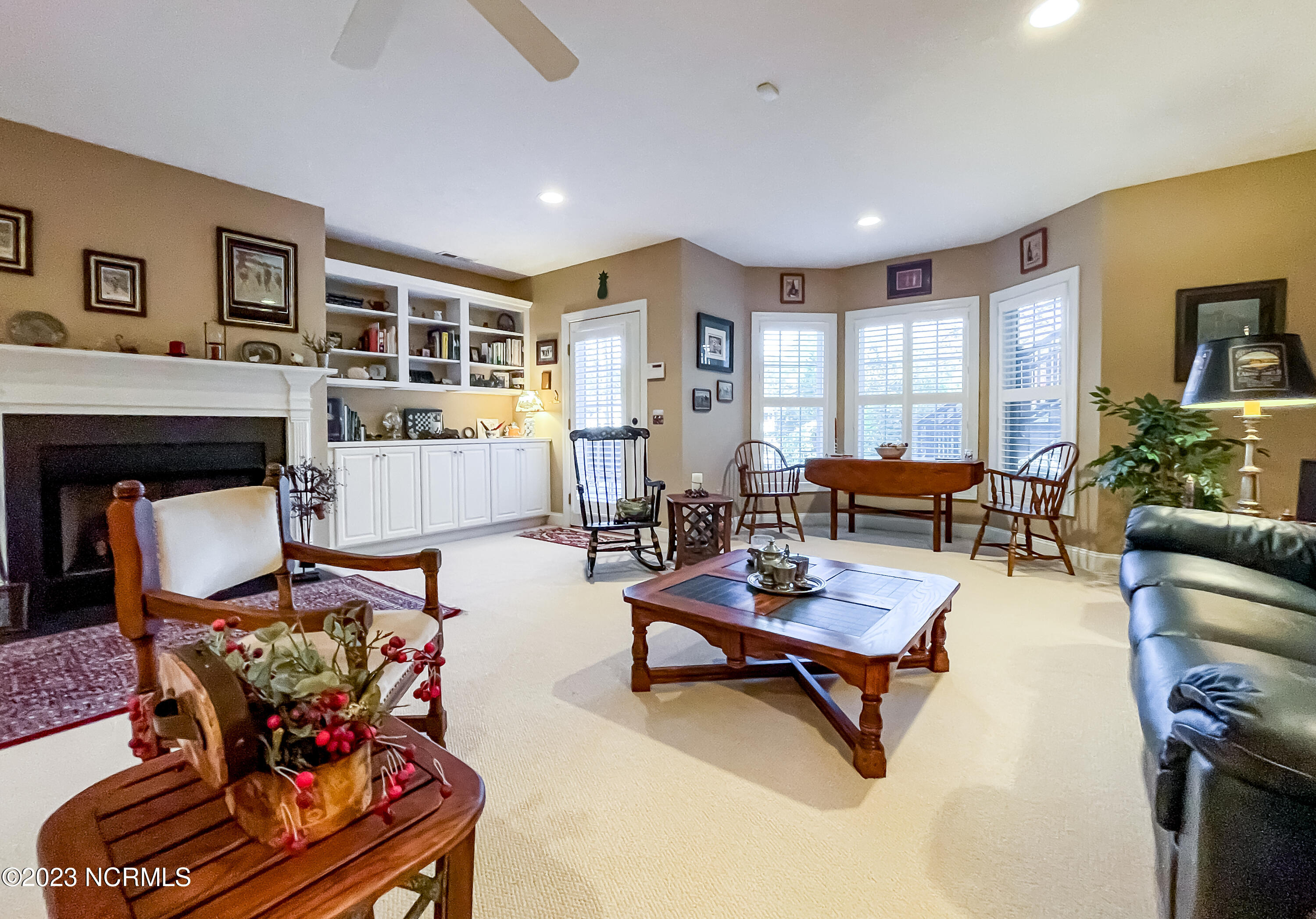 115 Lake Forest Drive SW