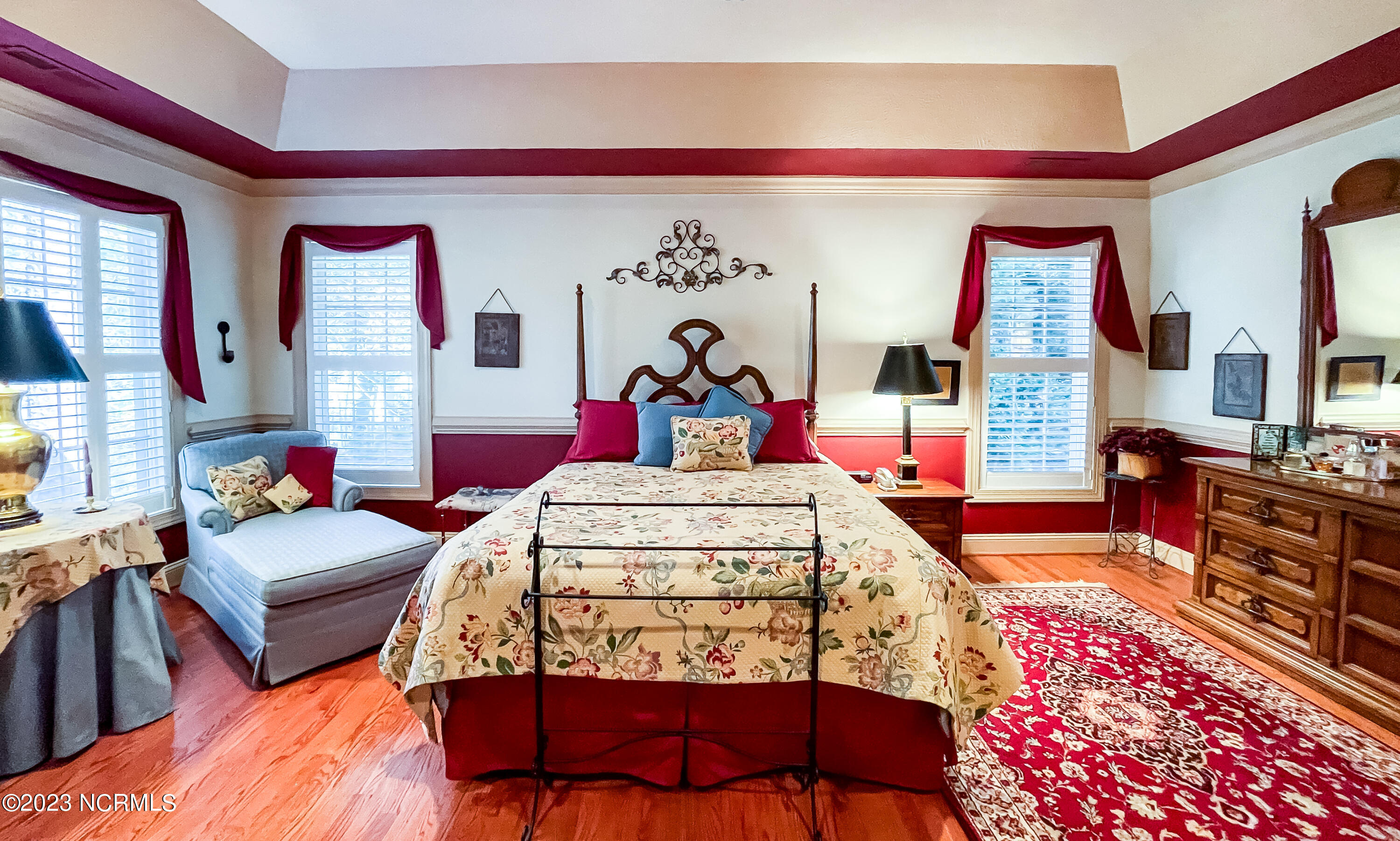 115 Lake Forest Drive SW