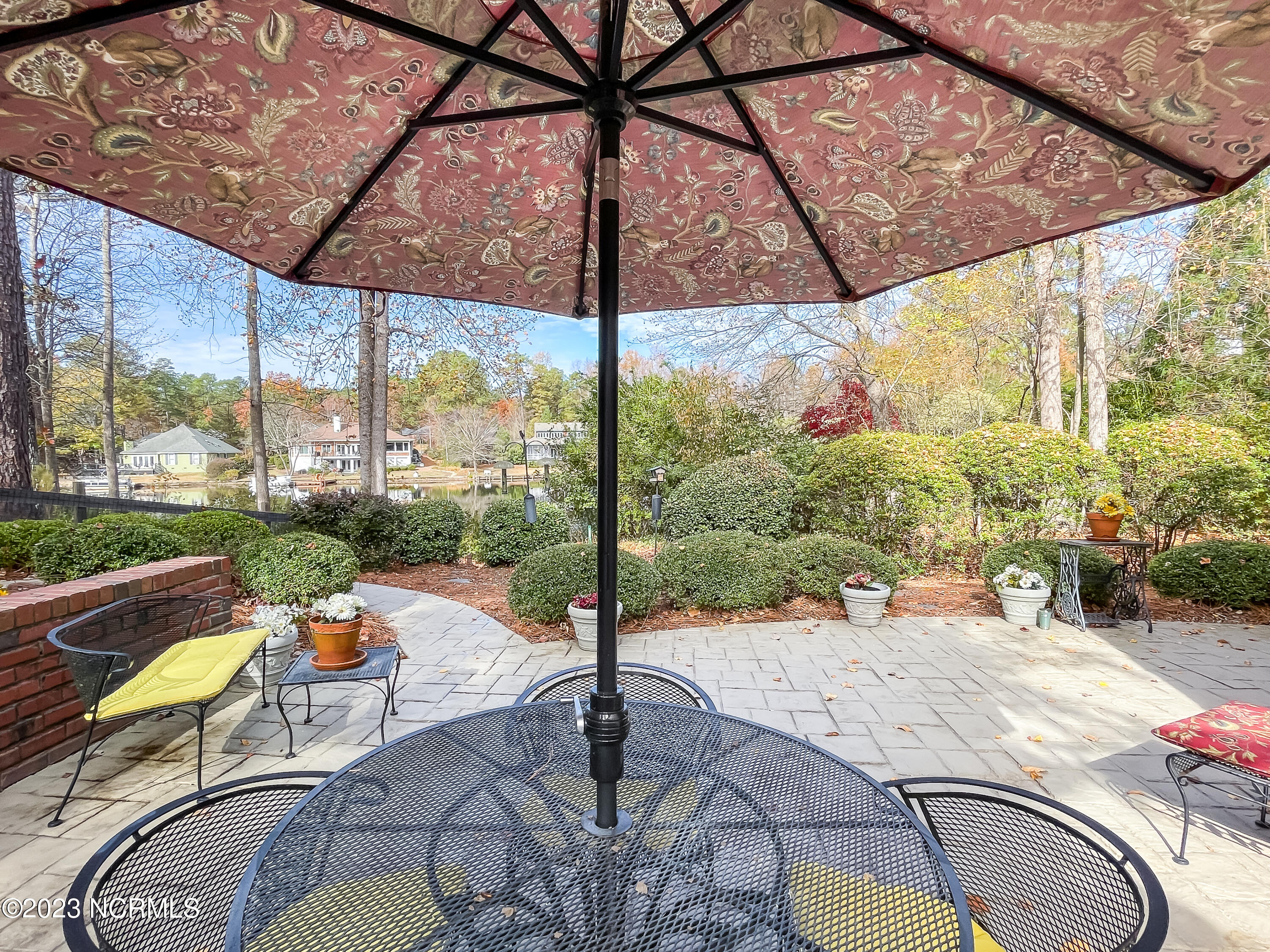 115 Lake Forest Drive SW