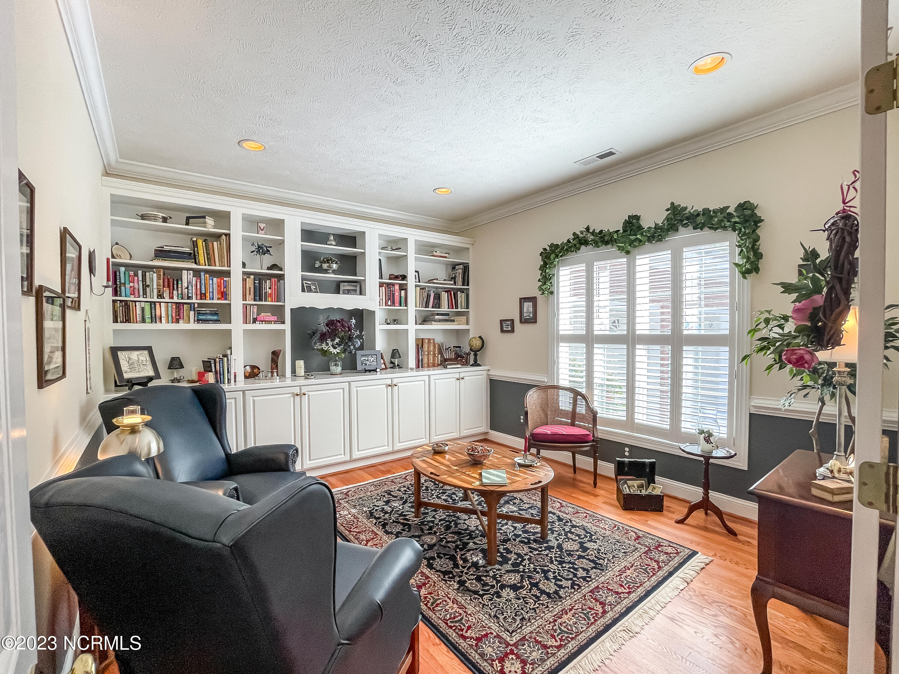 115 Lake Forest Drive SW