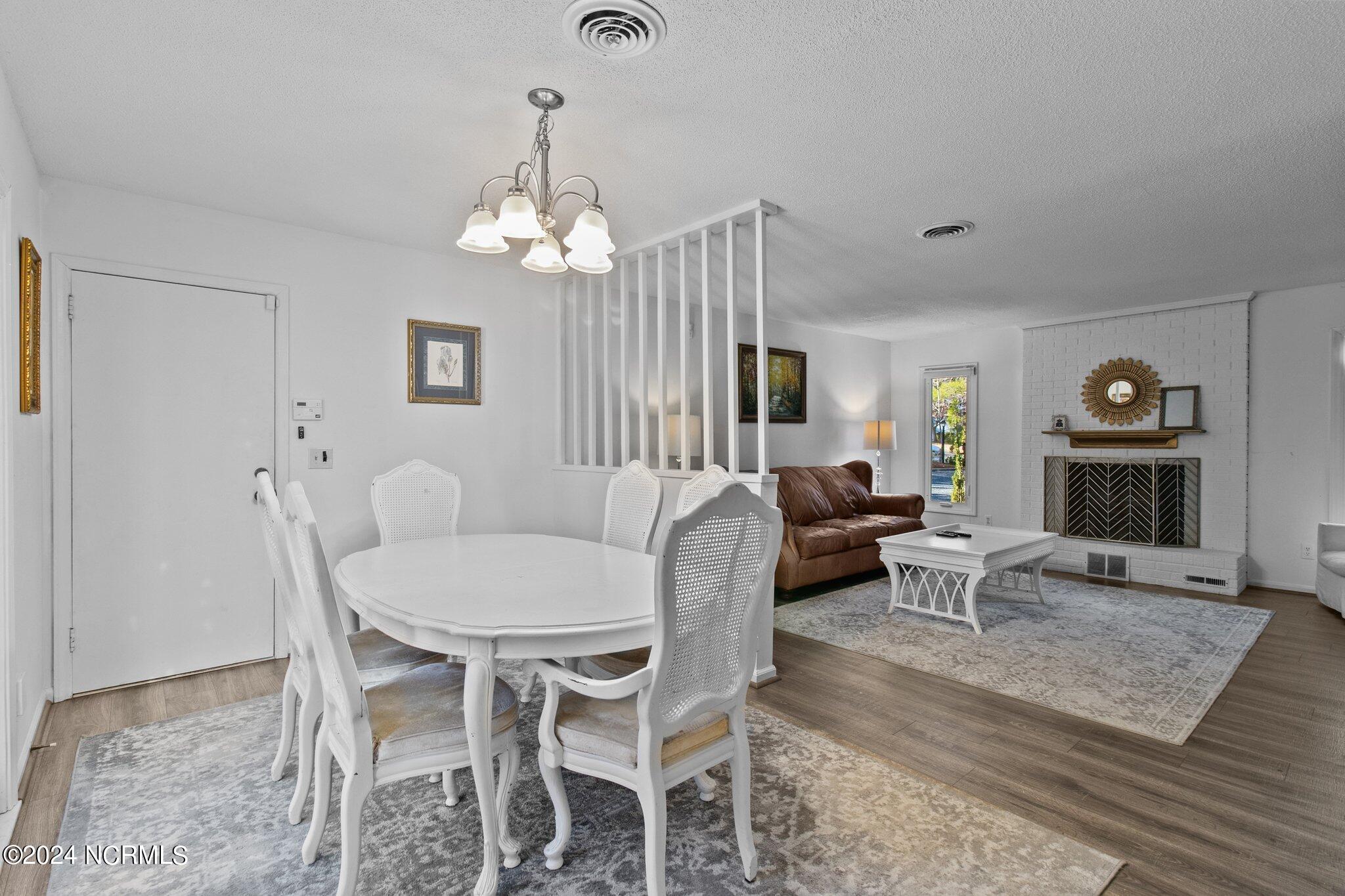 6 Canter Place
