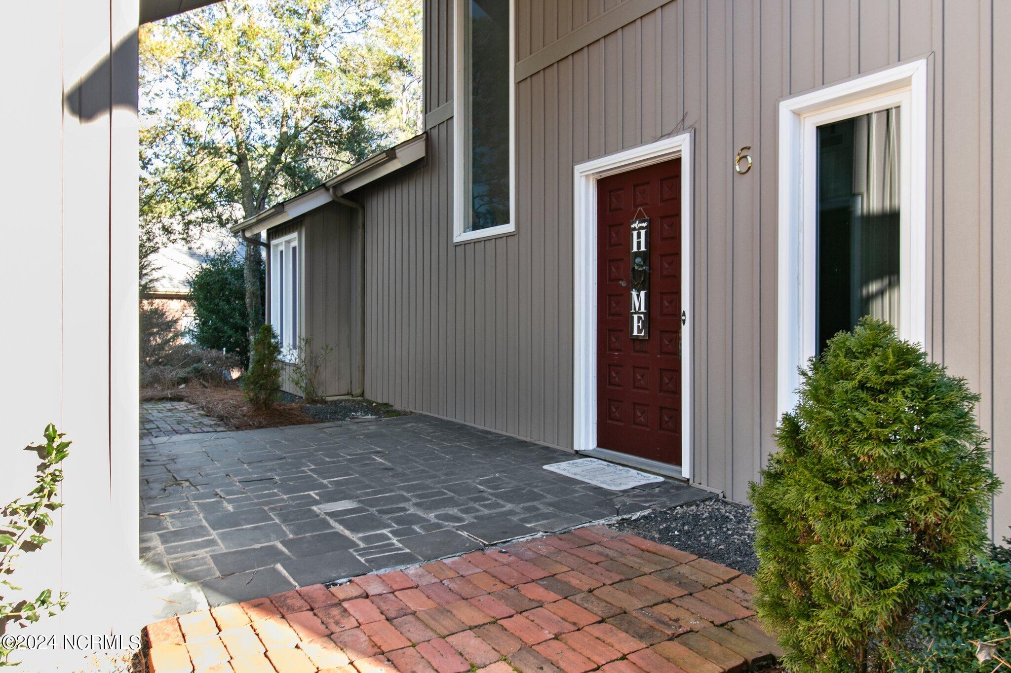 6 Canter Place