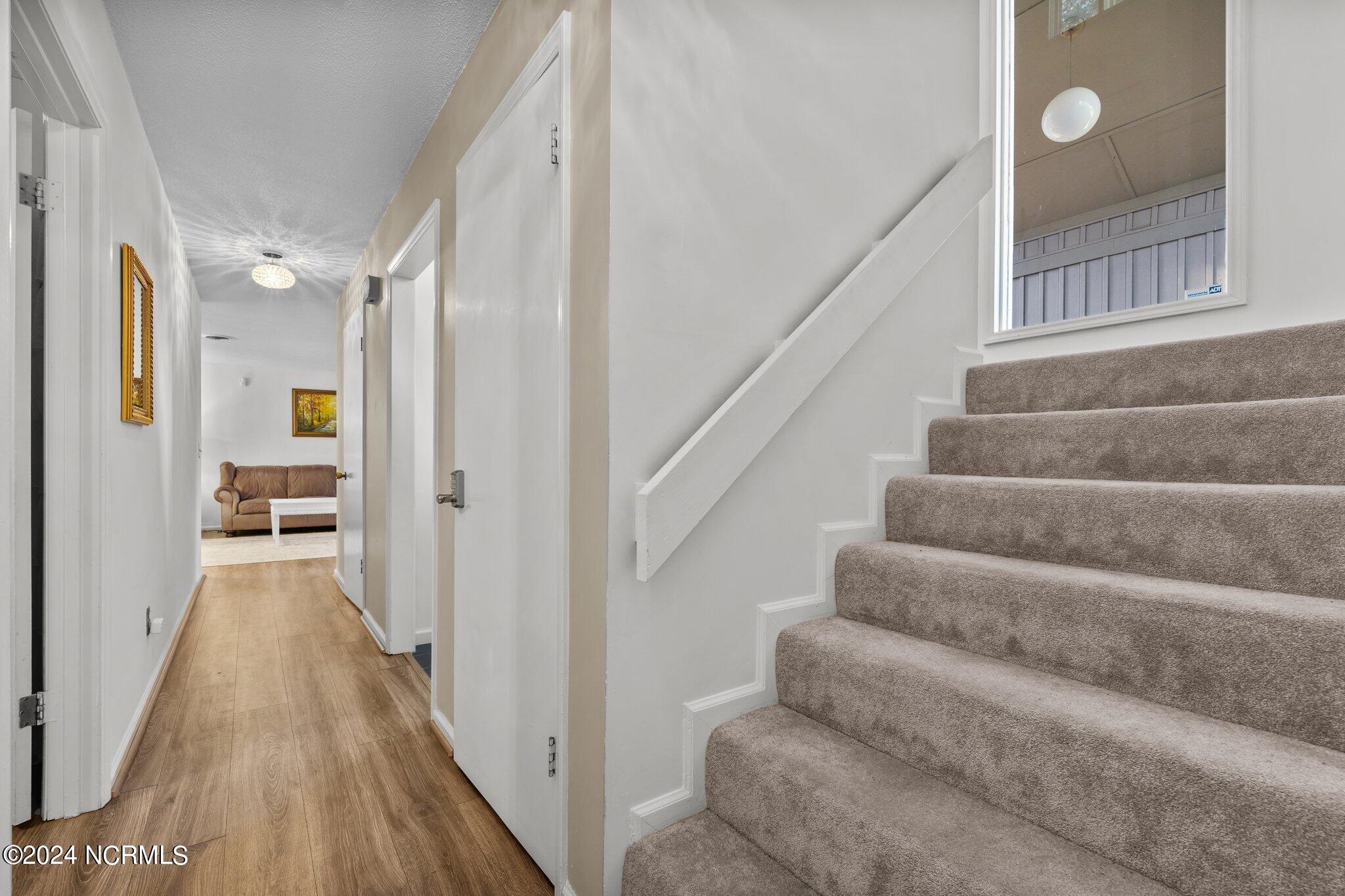 6 Canter Place