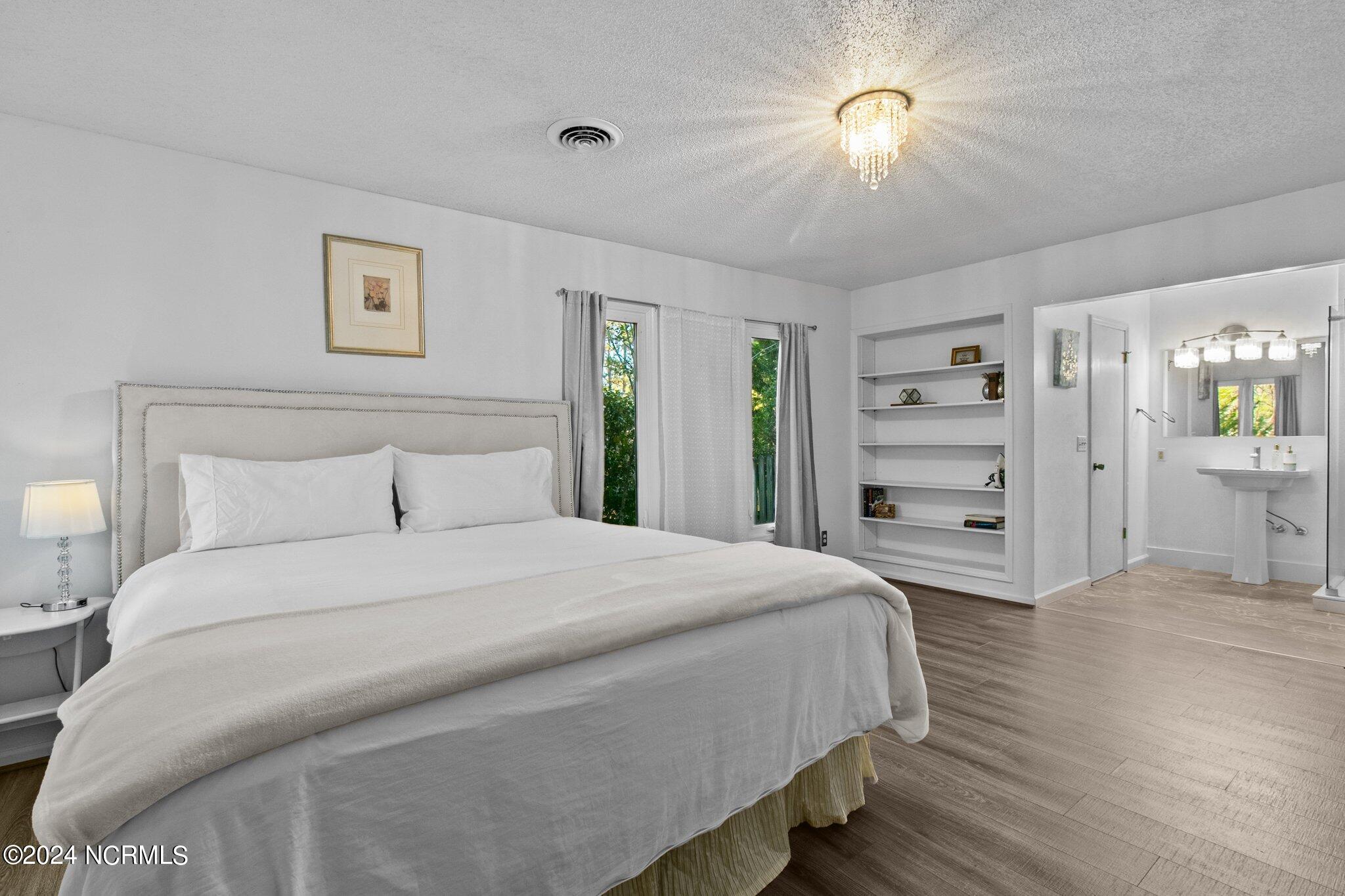 6 Canter Place