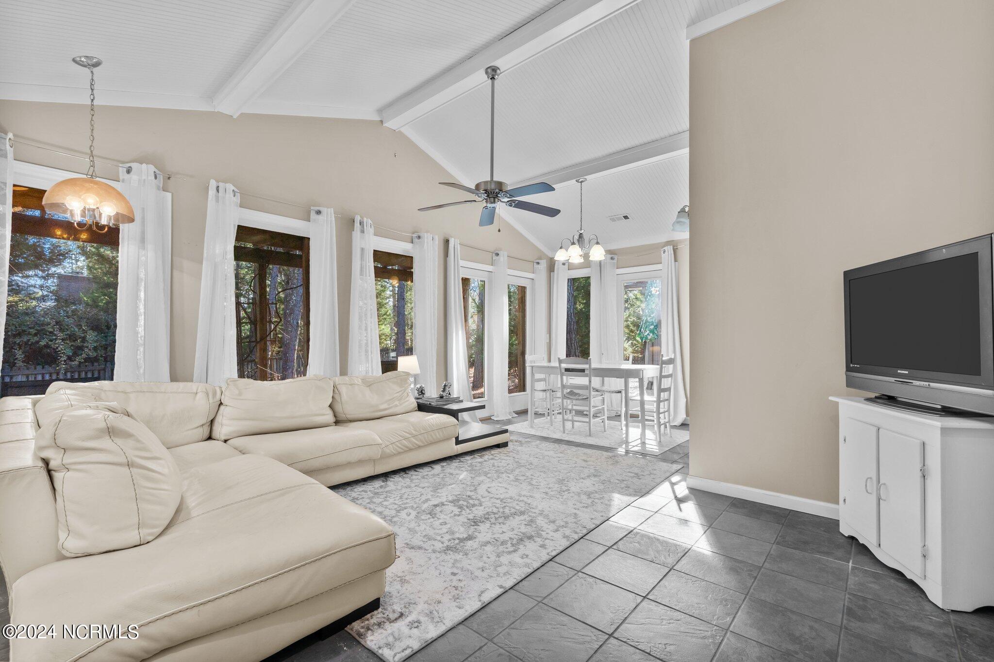 6 Canter Place
