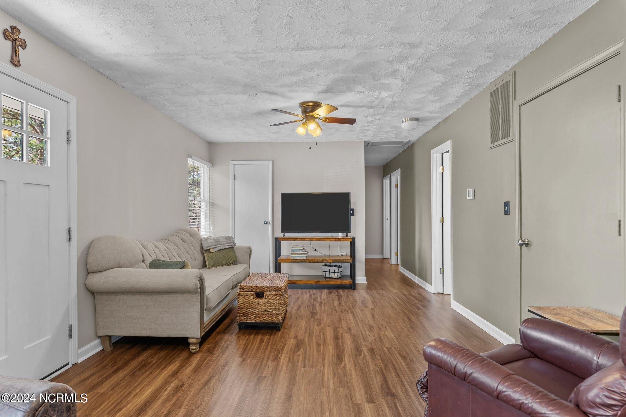 620 E New England Avenue