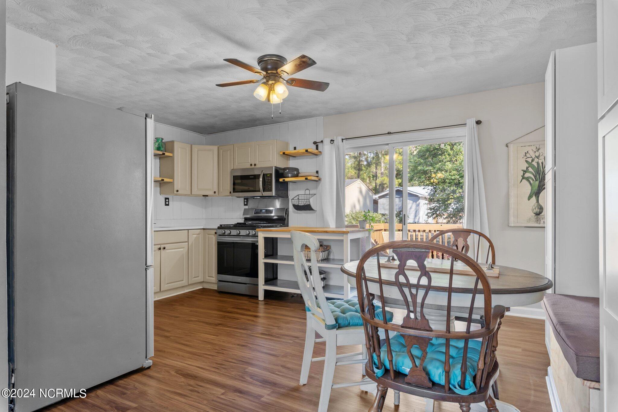 620 E New England Avenue