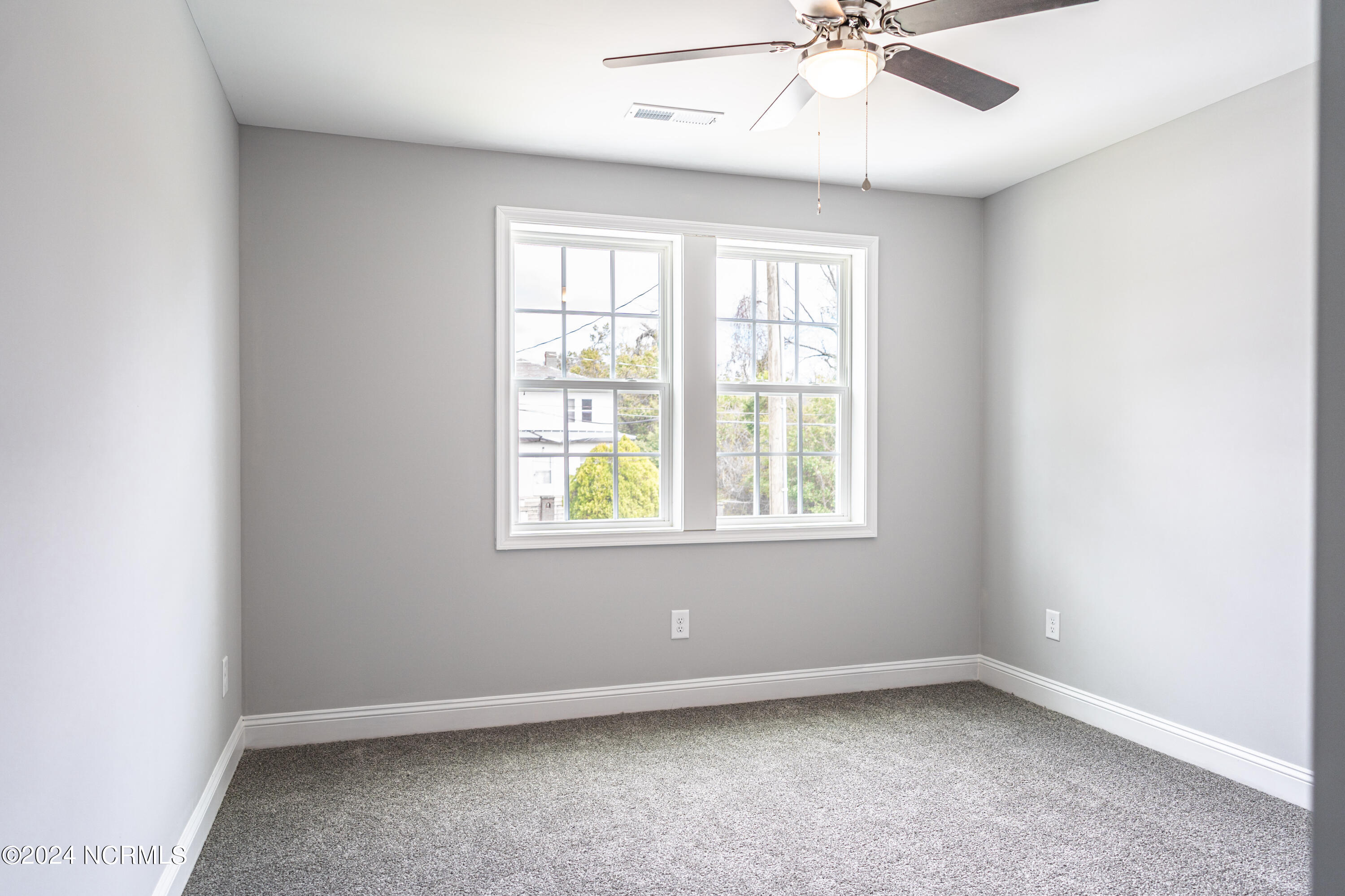 1060 W New York Avenue