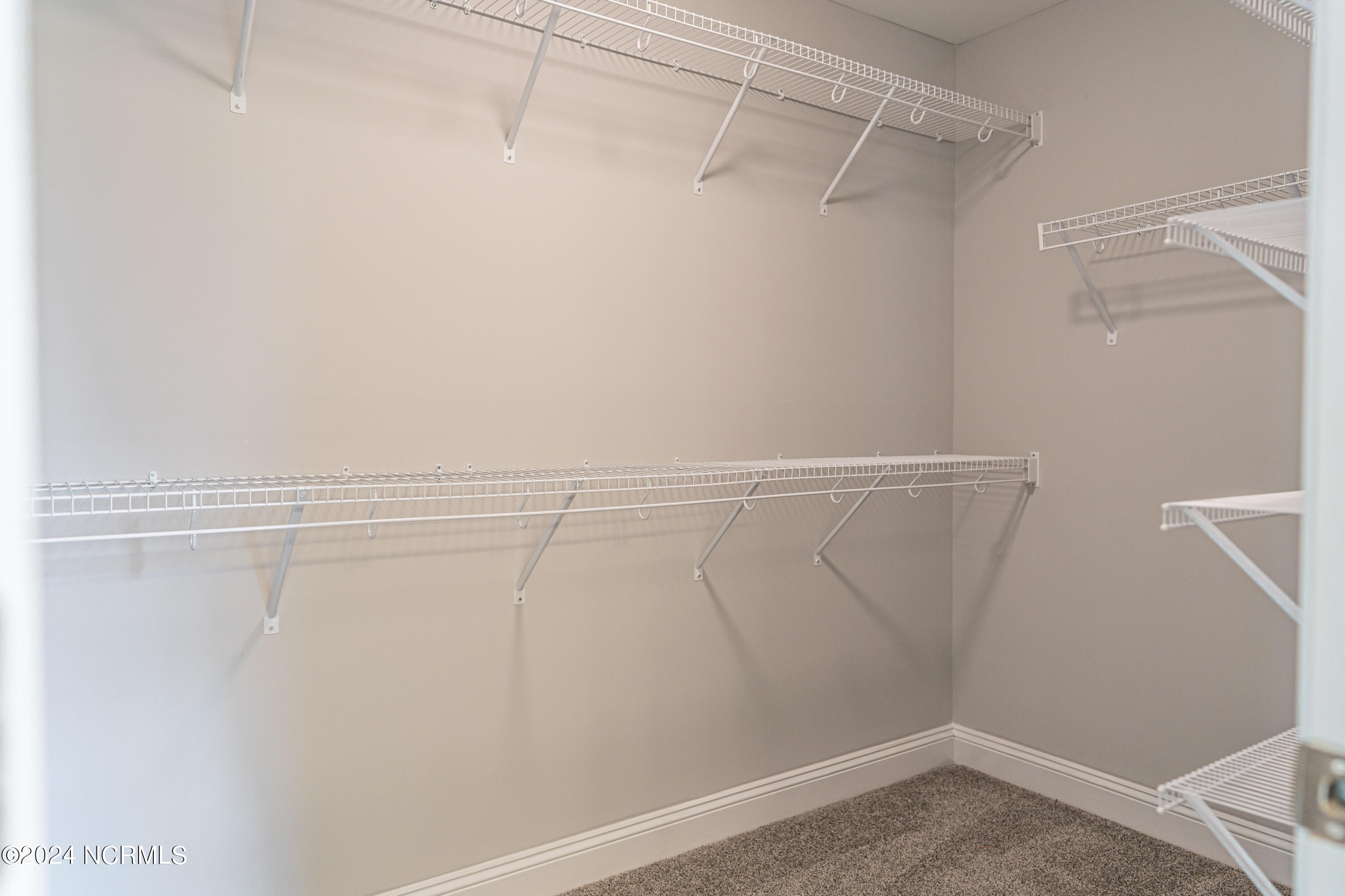 1060 W New York Avenue