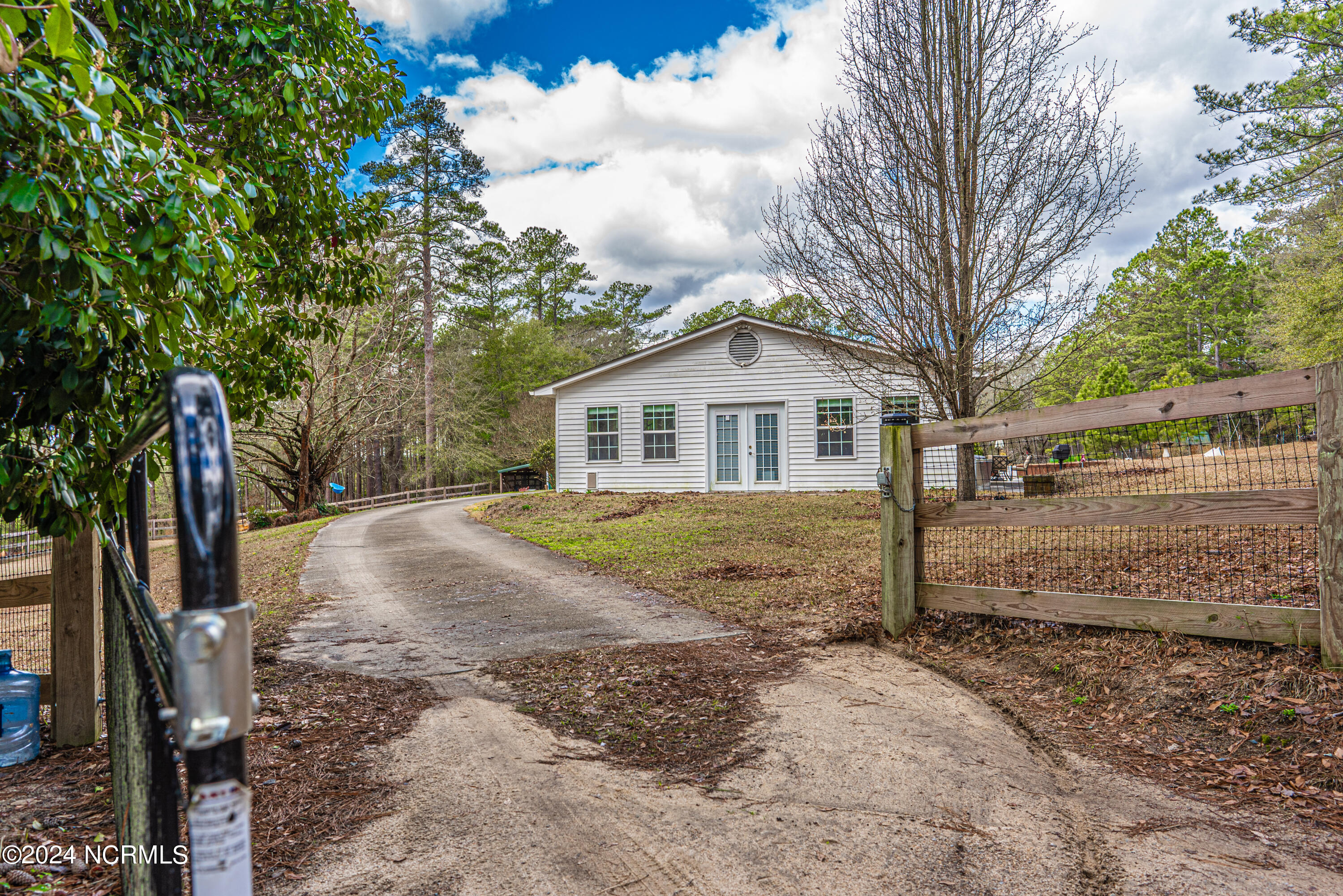 309 Pinecrest Court Road