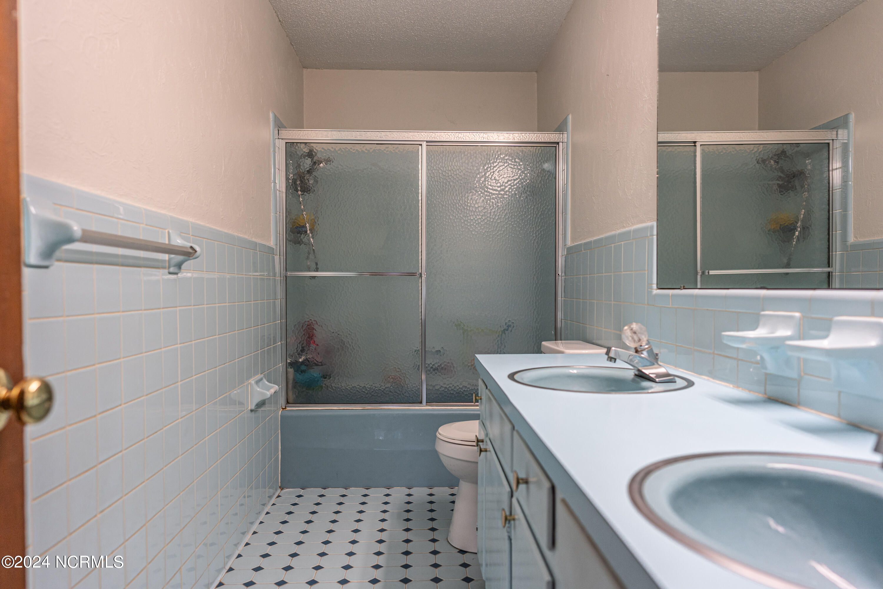 309 Pinecrest Court Road