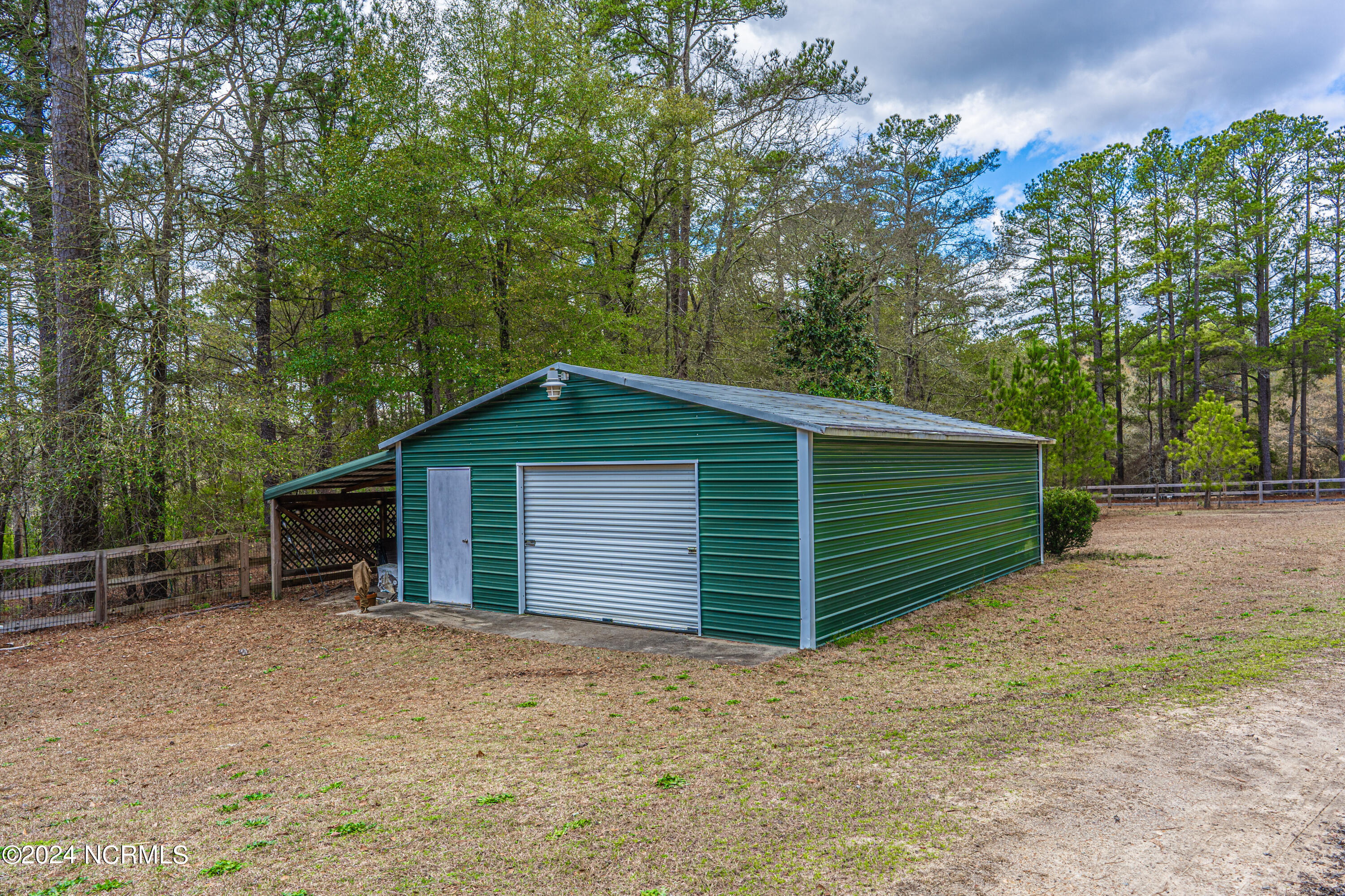 309 Pinecrest Court Road