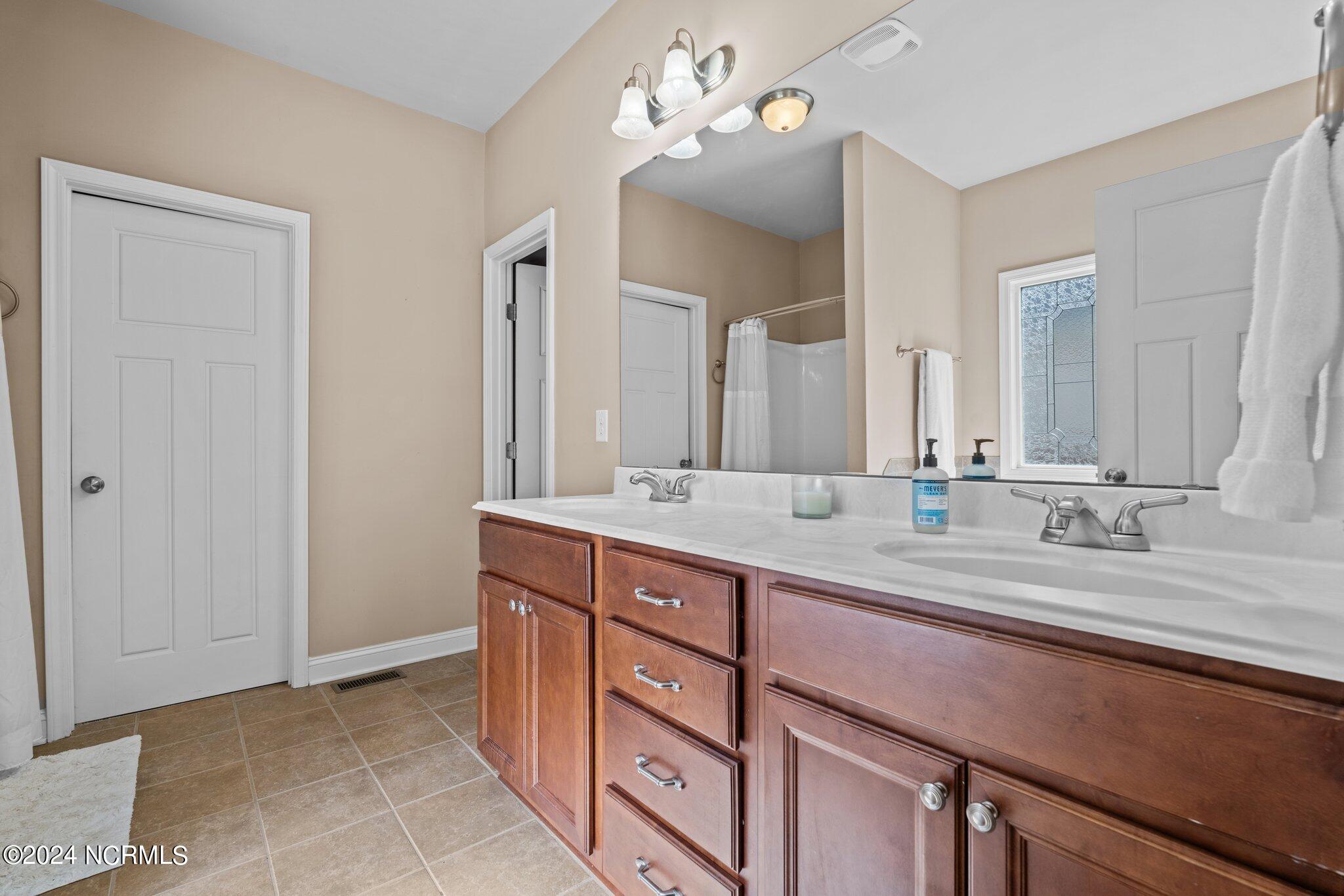 1734 Irish Boulevard