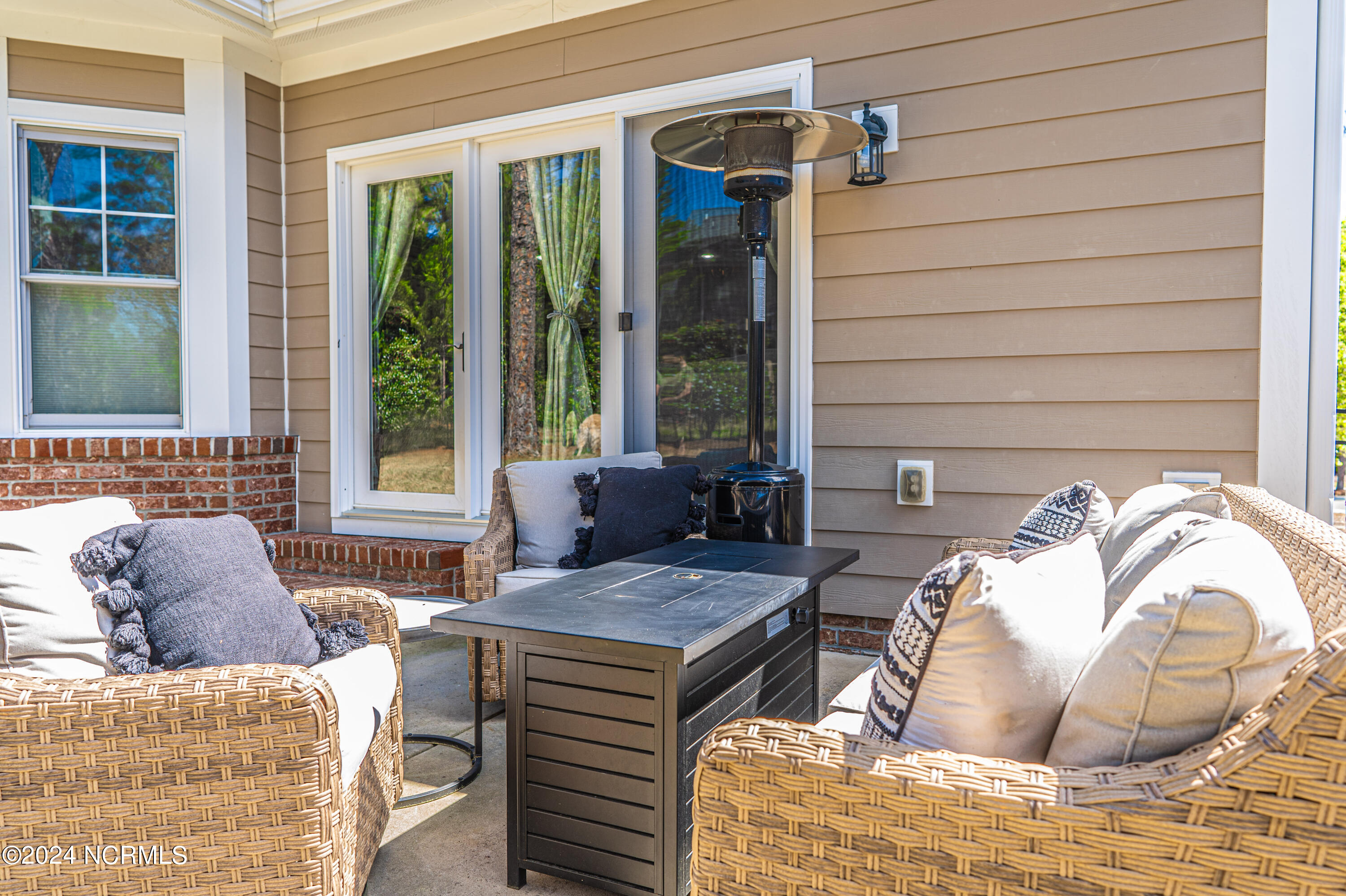 130 S Bracken Fern Lane