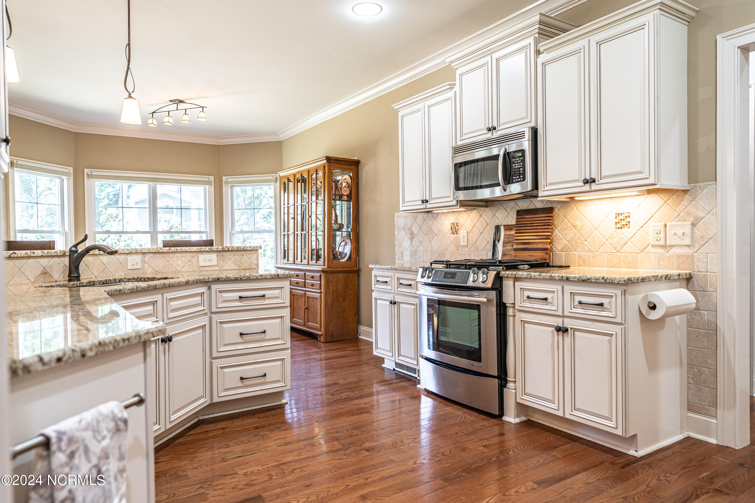 130 S Bracken Fern Lane