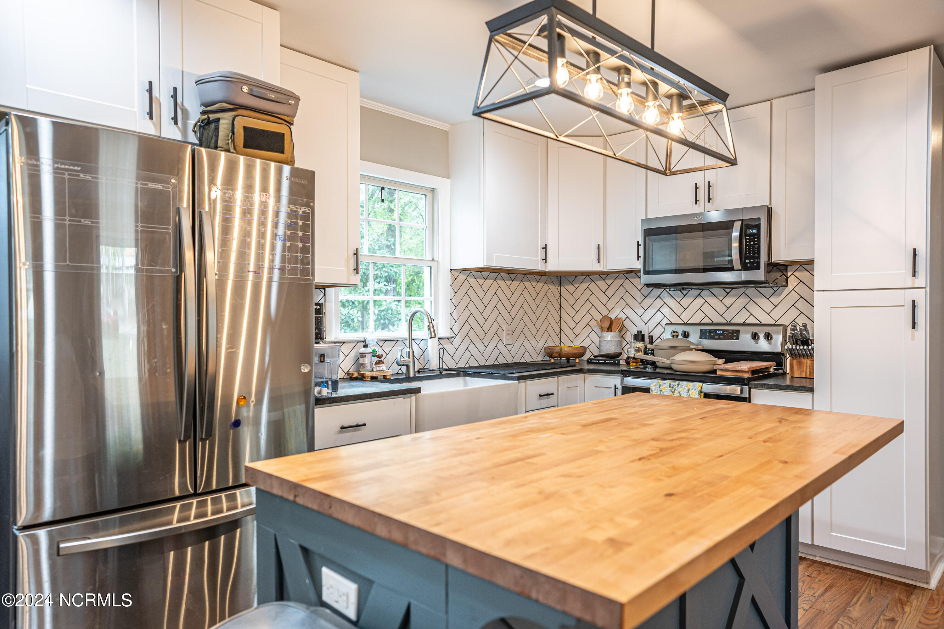 380 W New Jersey Avenue