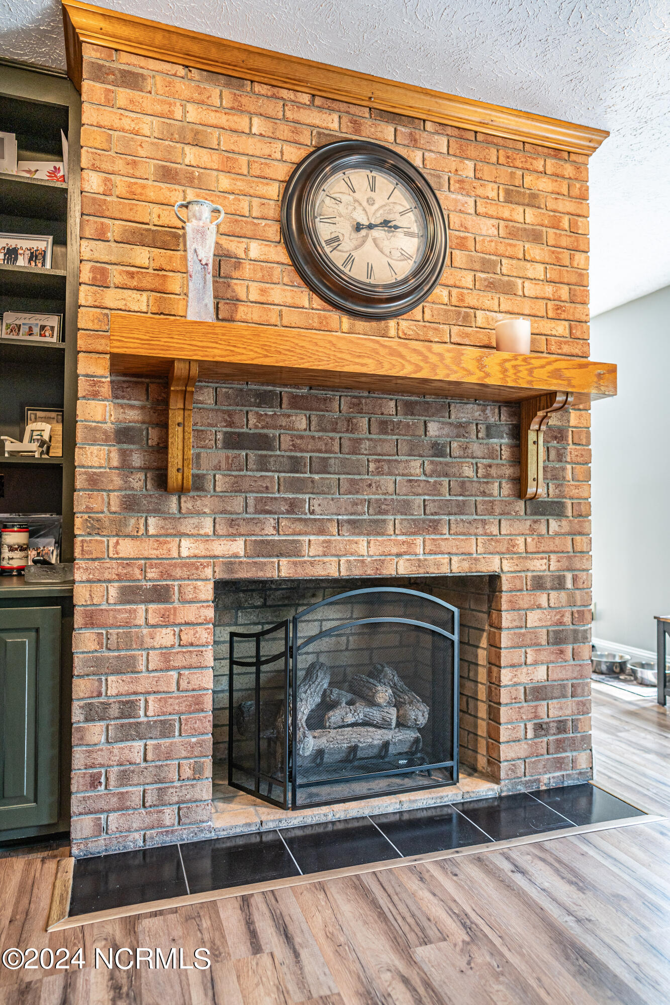 4 Apawamis Place