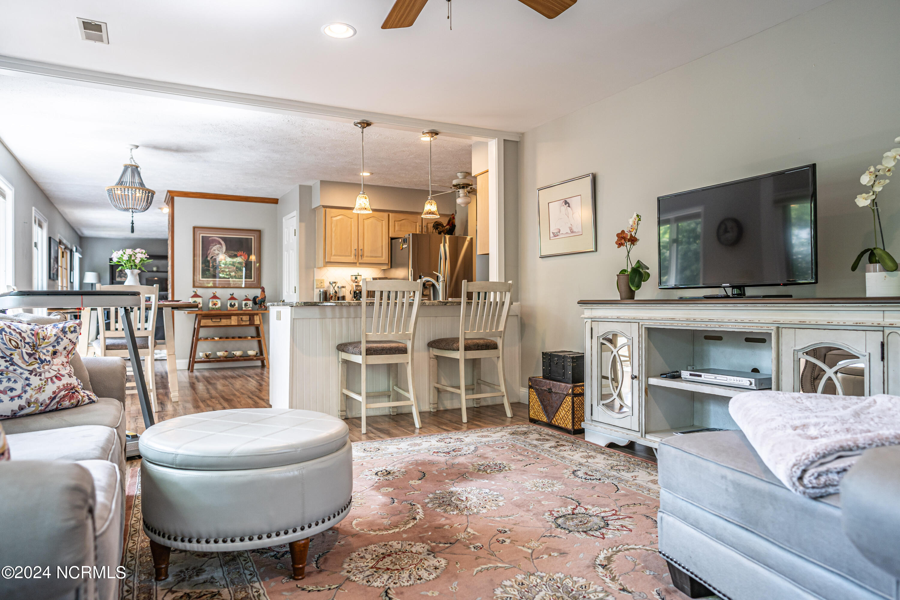 4 Apawamis Place