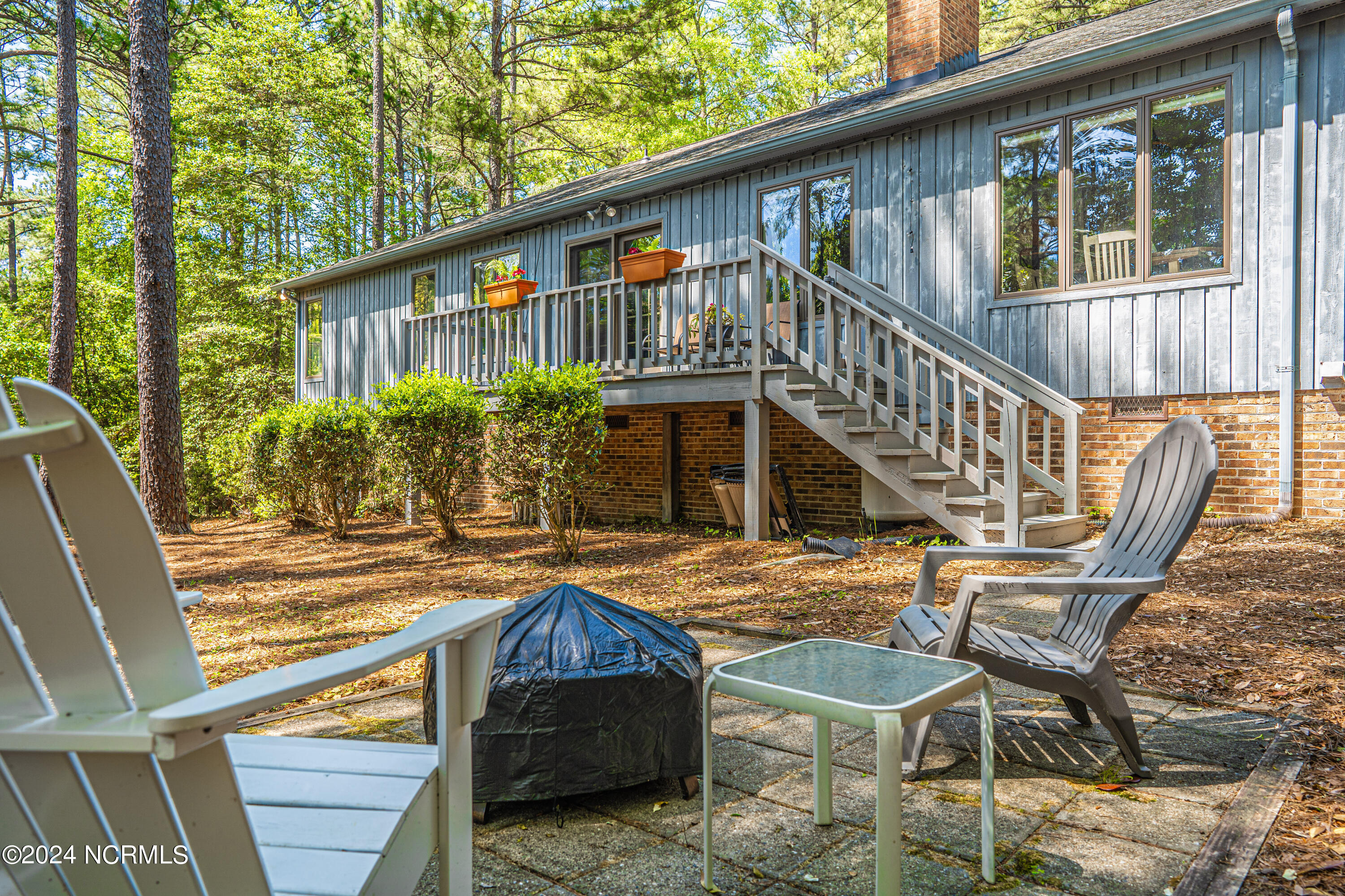 4 Apawamis Place
