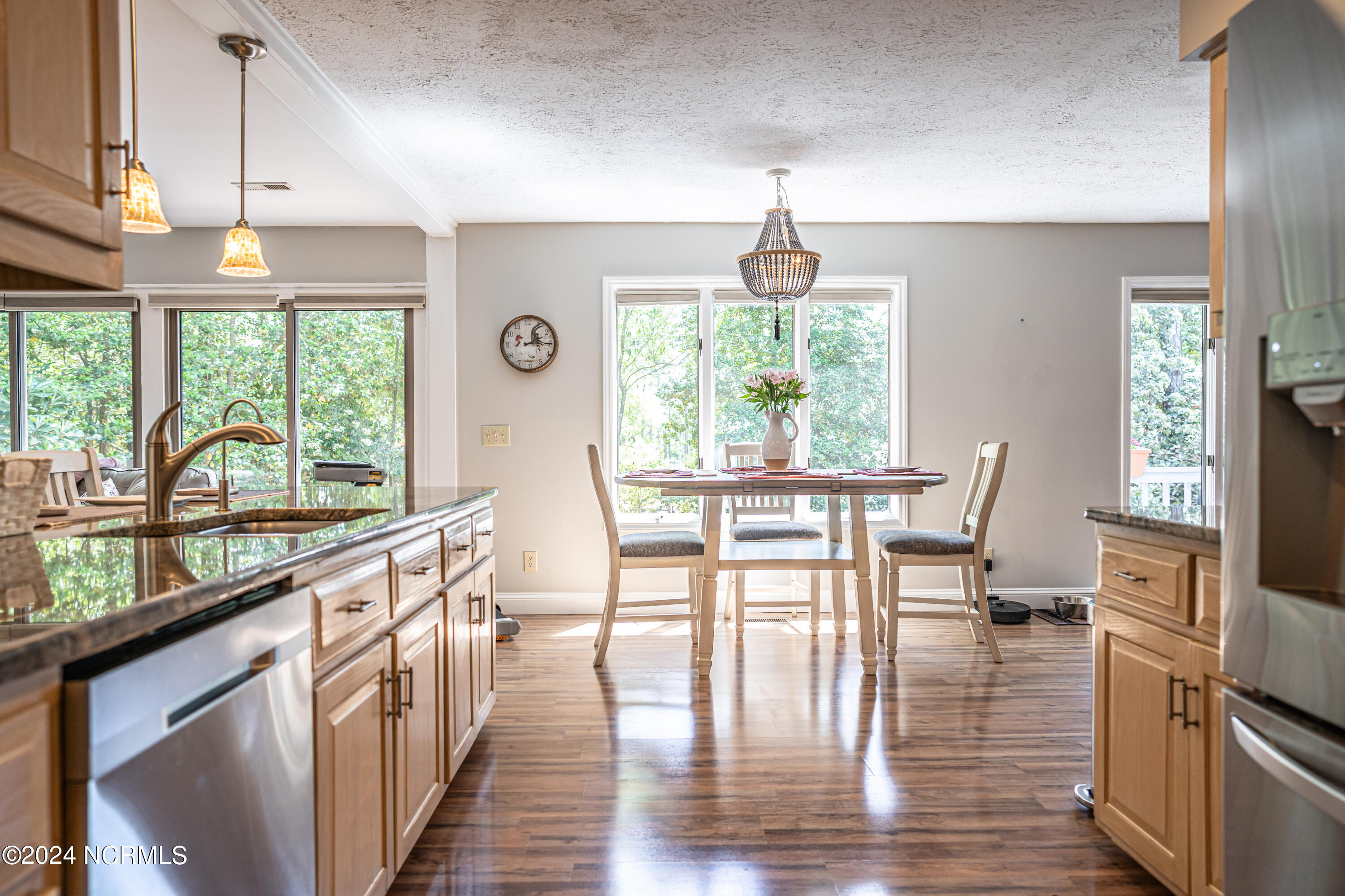 4 Apawamis Place
