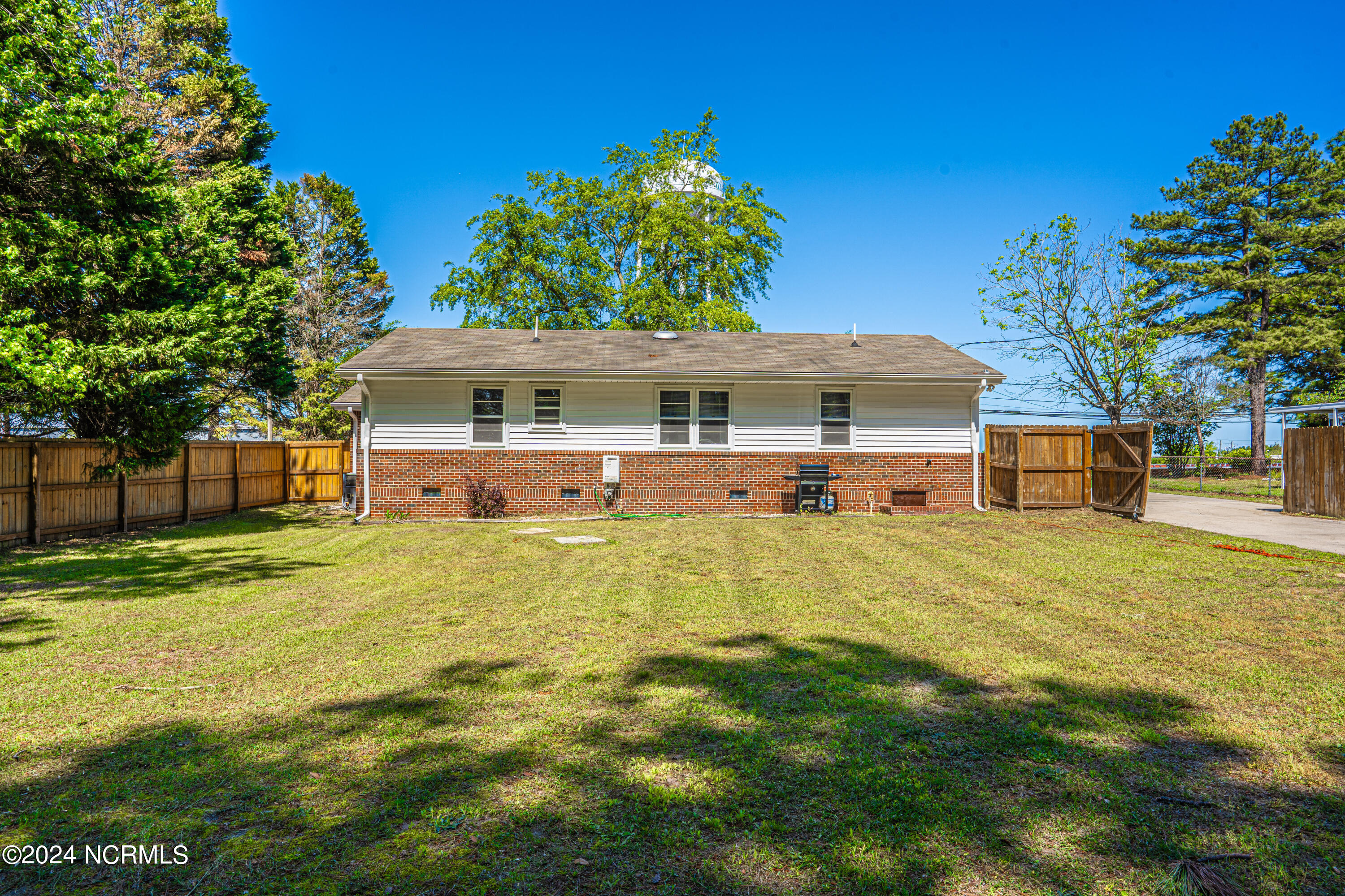 1708 N Poplar Street