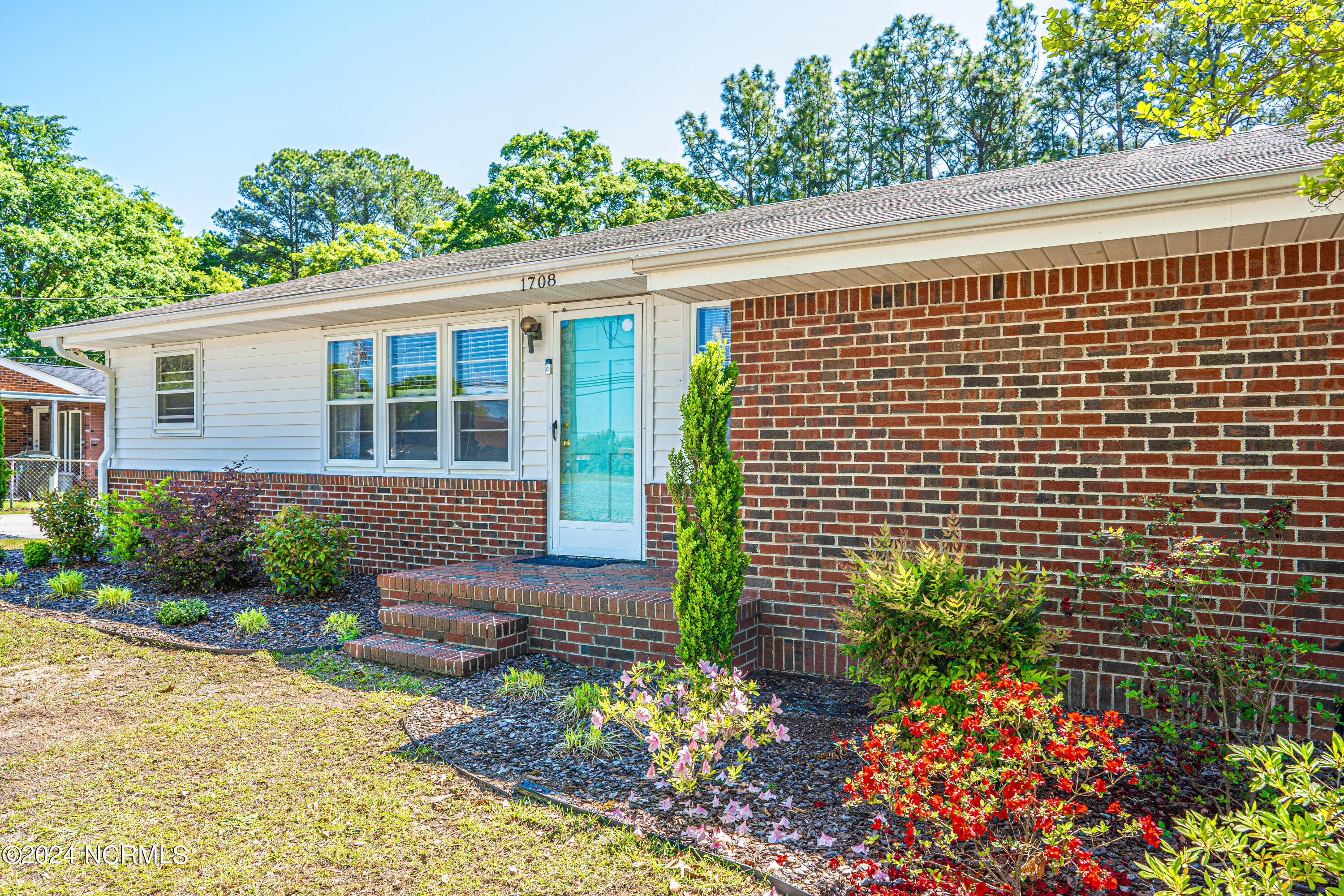 1708 N Poplar Street