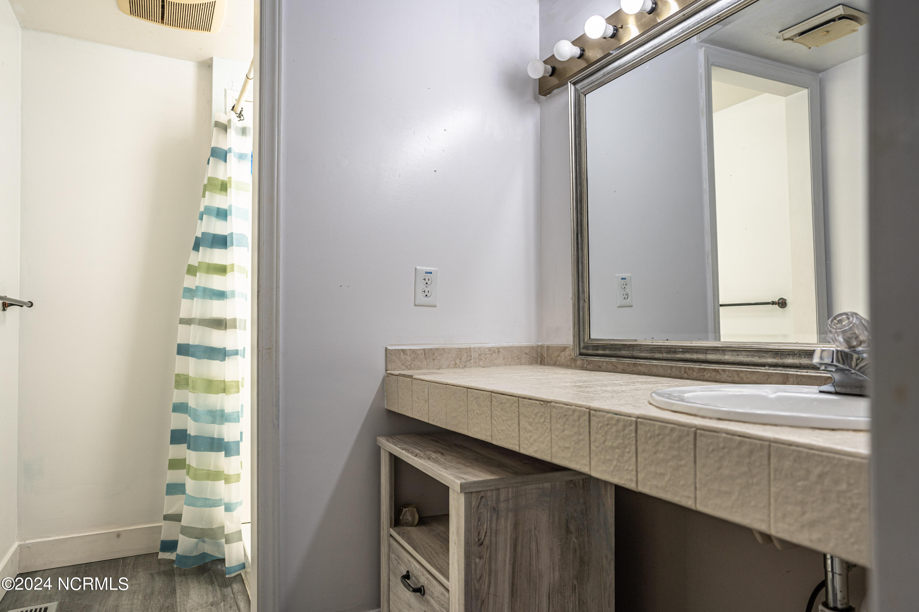 1708 N Poplar Street