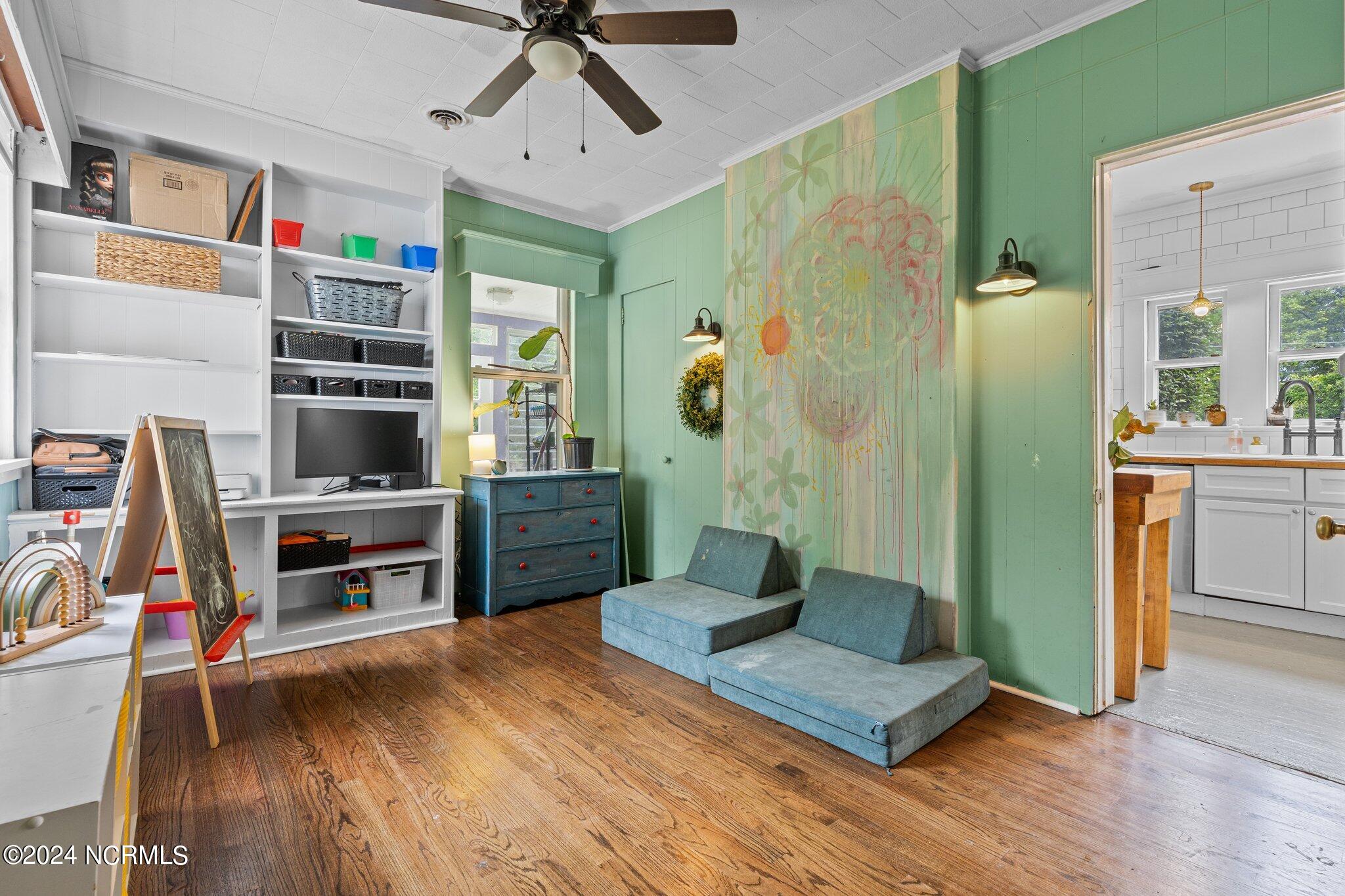 721 N Poplar Street