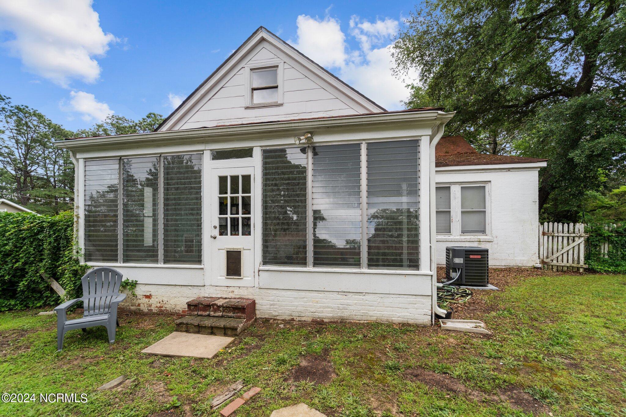 721 N Poplar Street