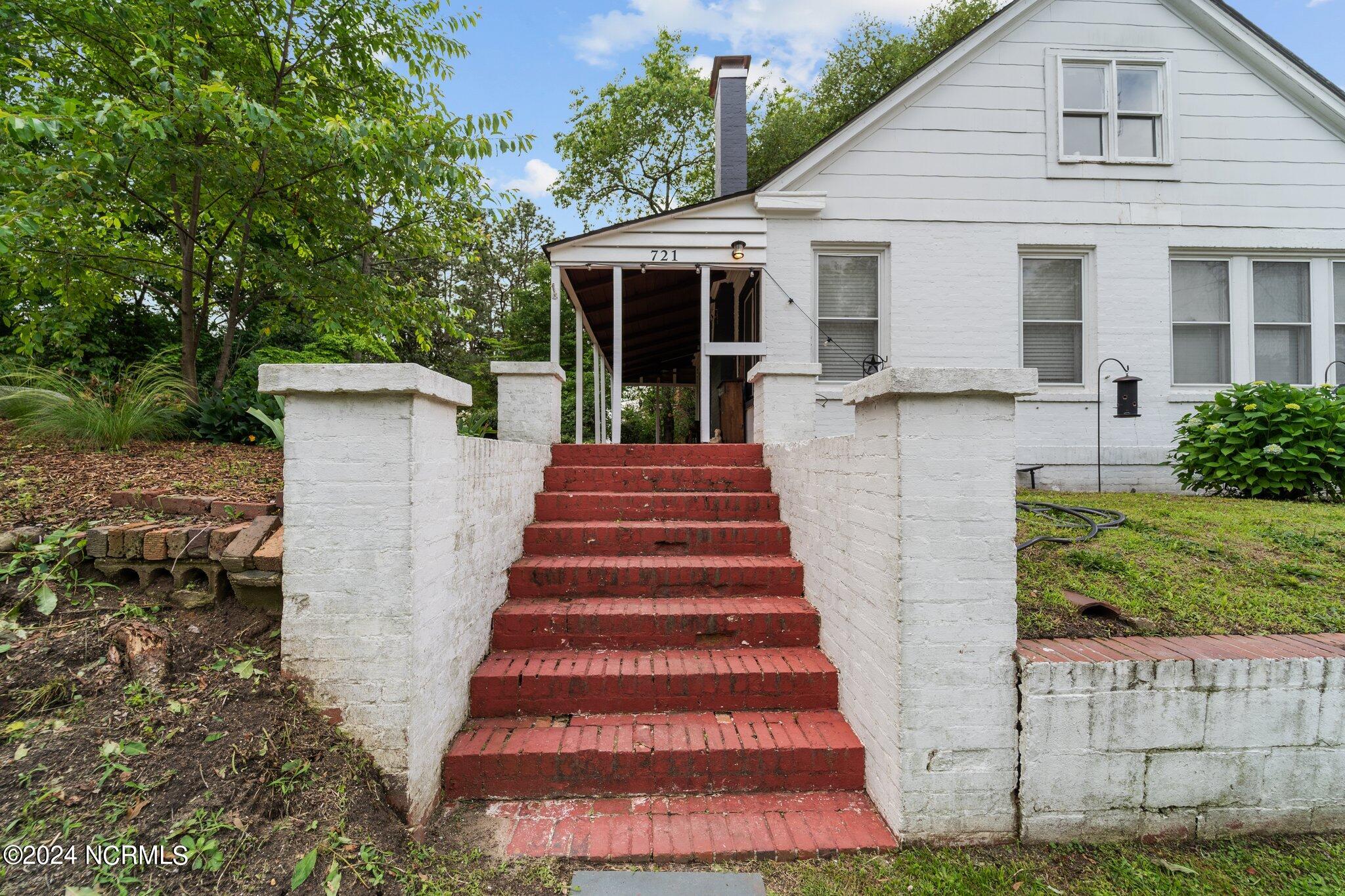 721 N Poplar Street