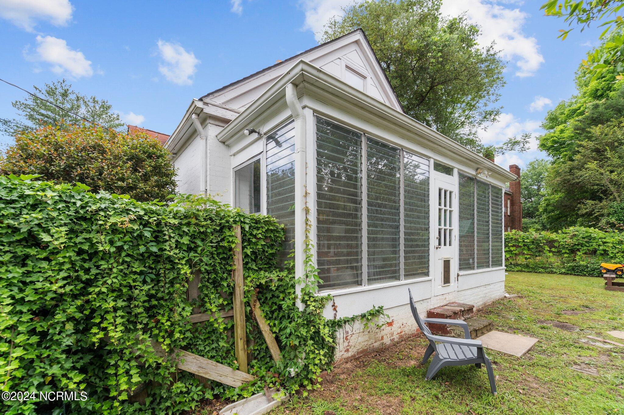721 N Poplar Street