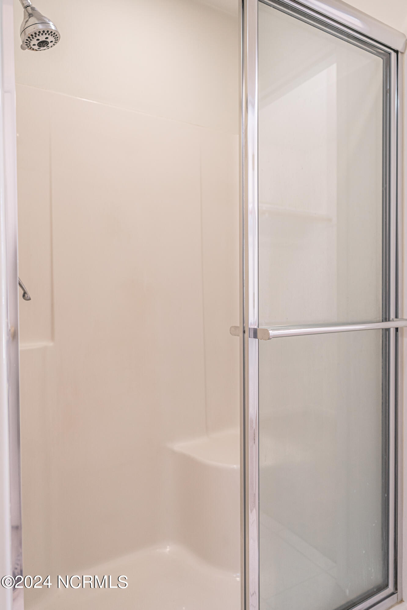 2440 Longleaf Drive W