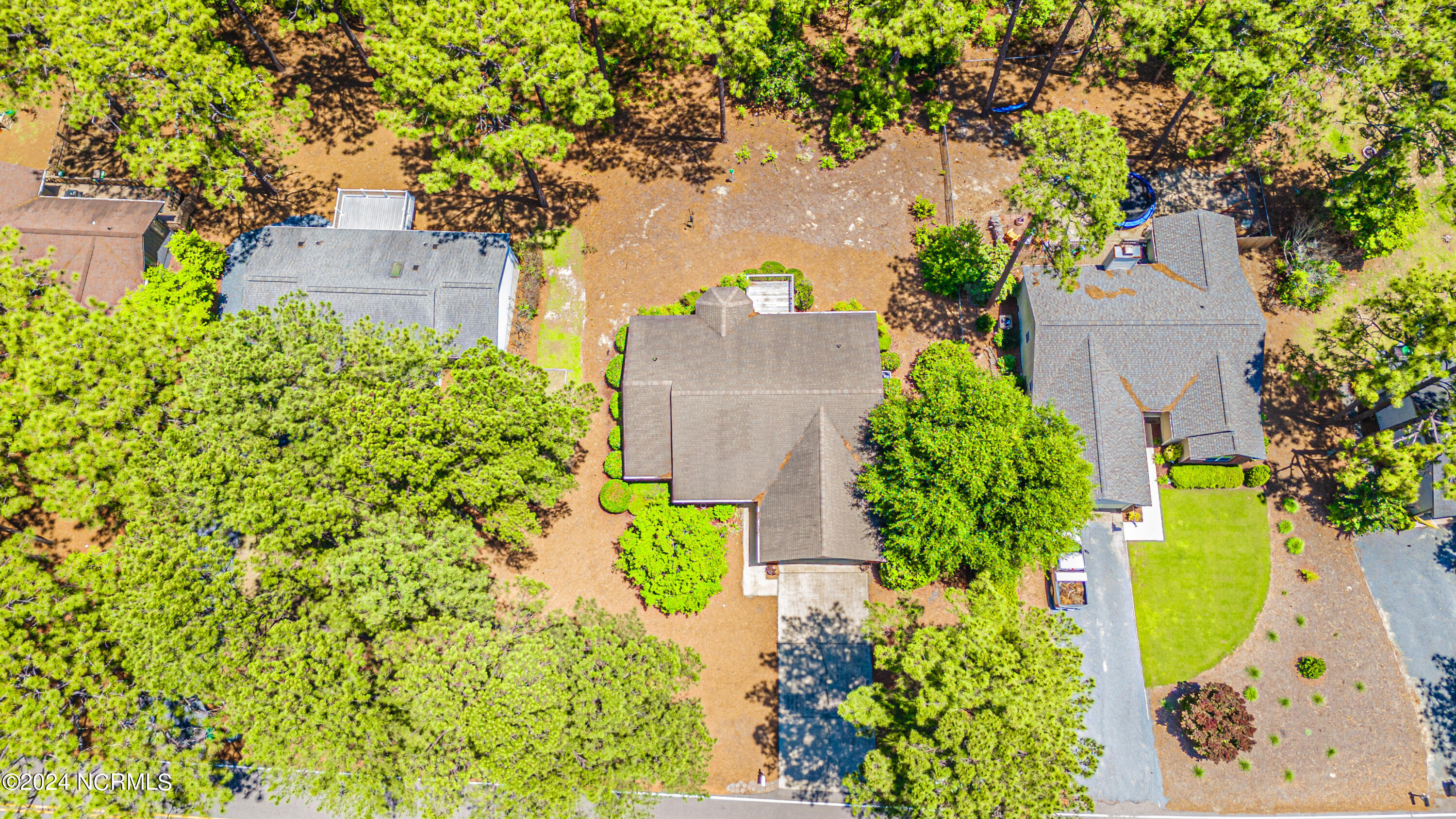 2440 Longleaf Drive W