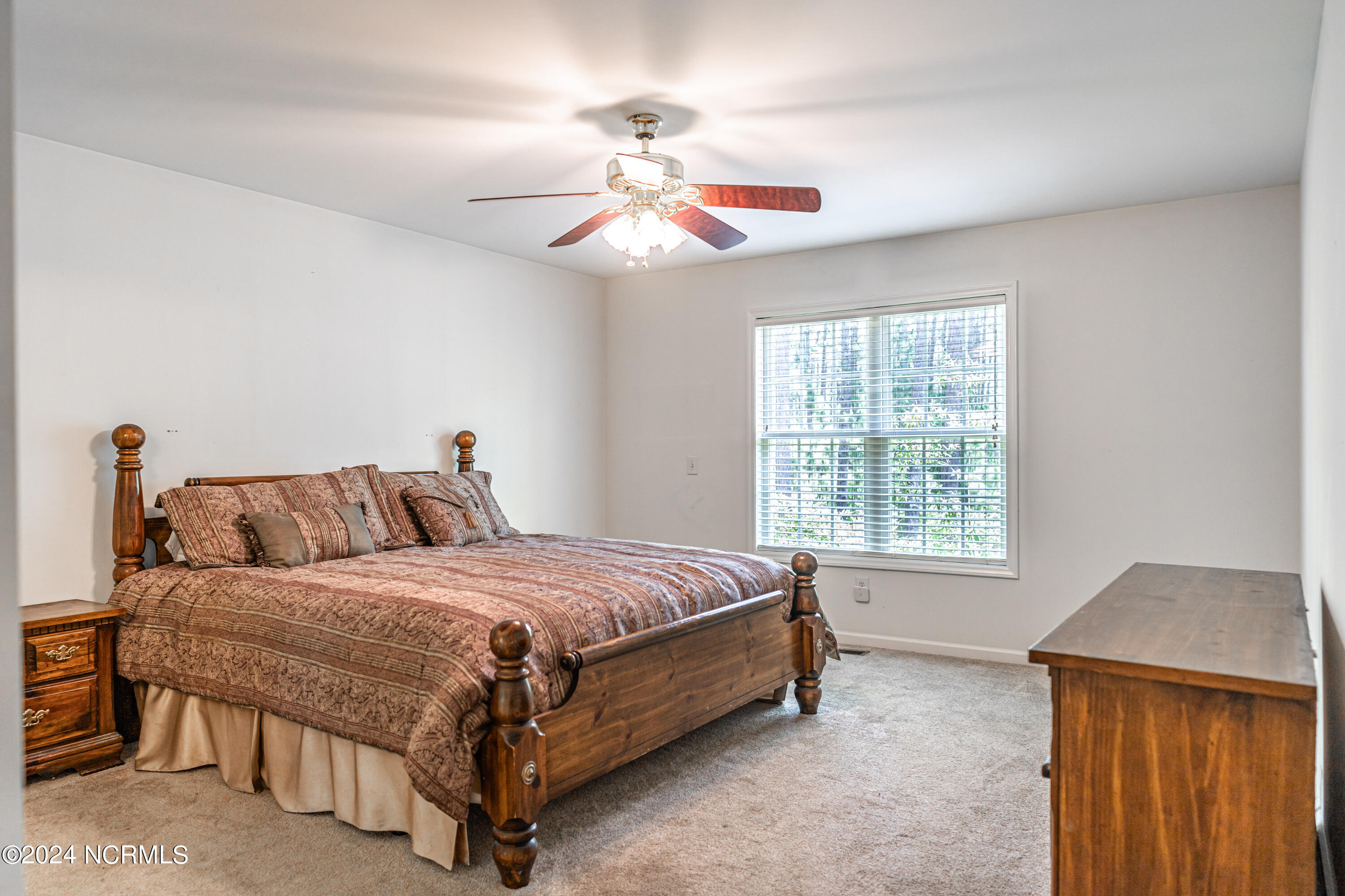 2440 Longleaf Drive W