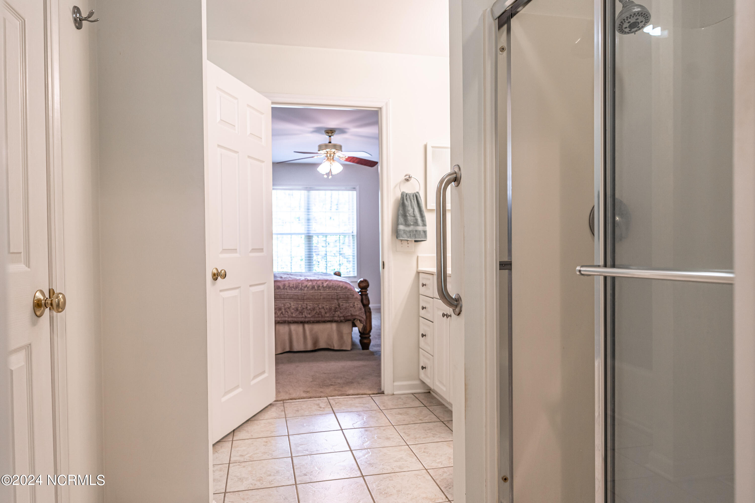 2440 Longleaf Drive W