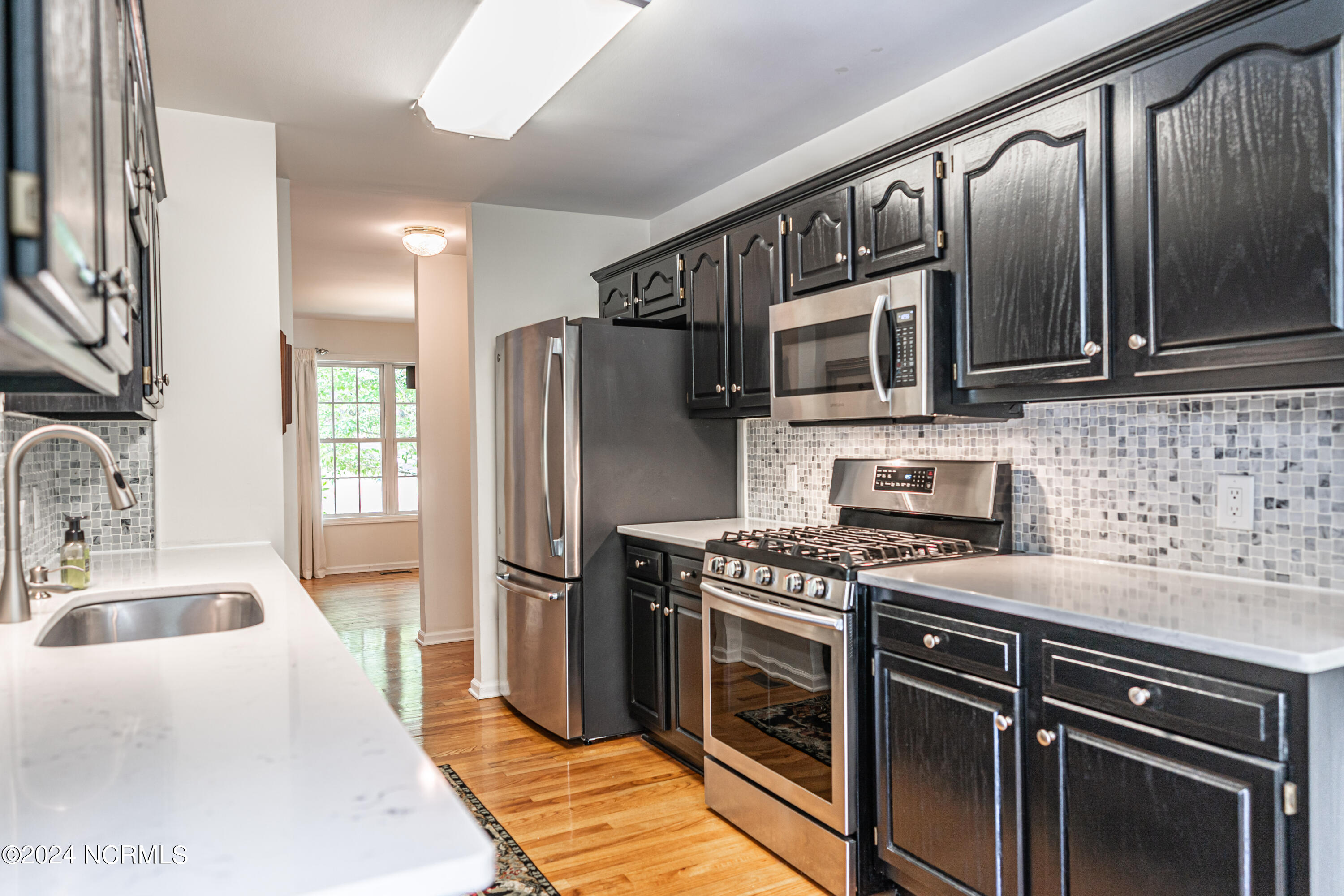 2440 Longleaf Drive W