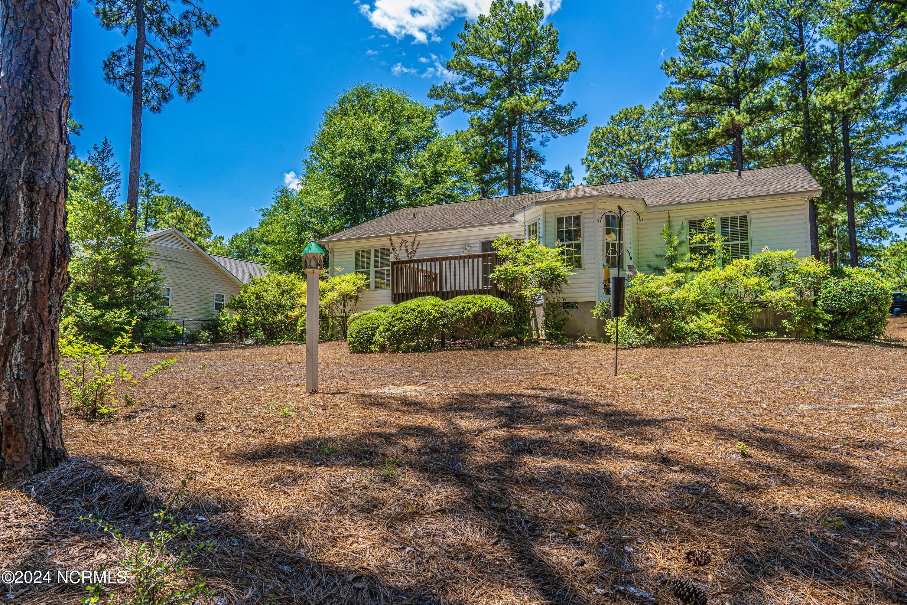 2440 Longleaf Drive W