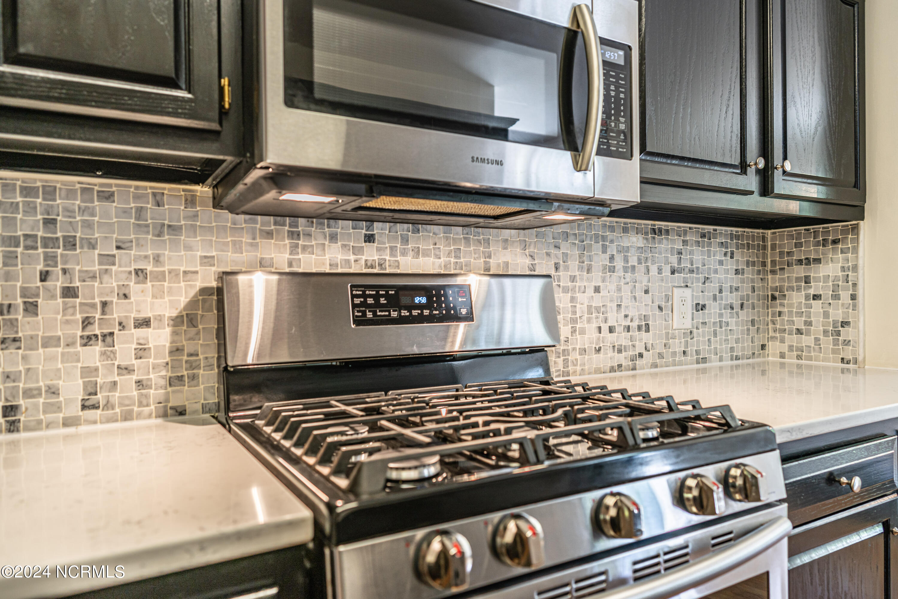 2440 Longleaf Drive W