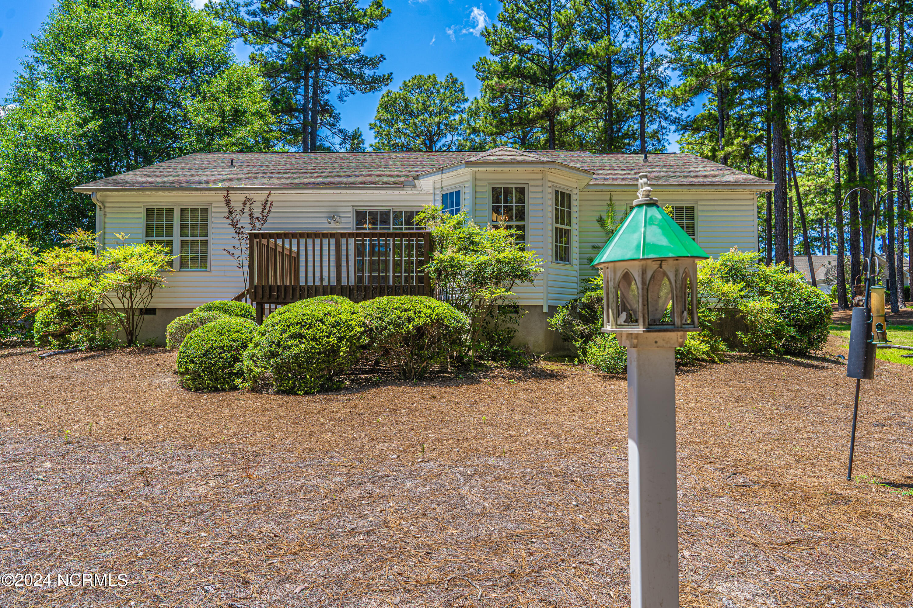 2440 Longleaf Drive W