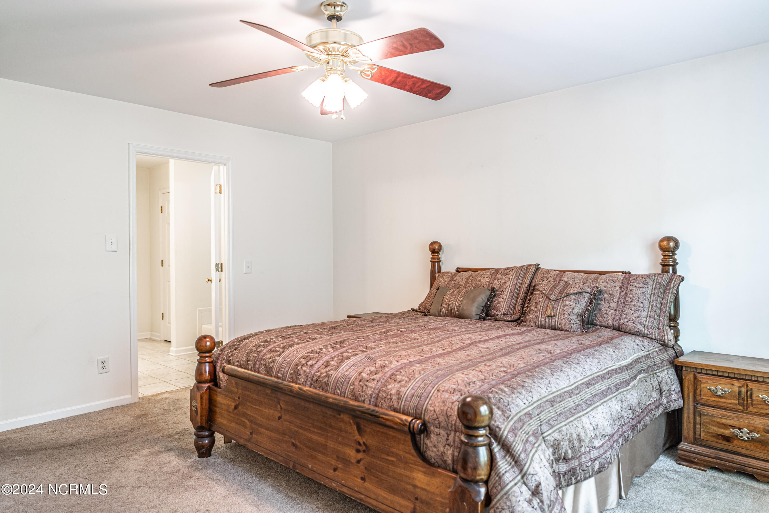 2440 Longleaf Drive W